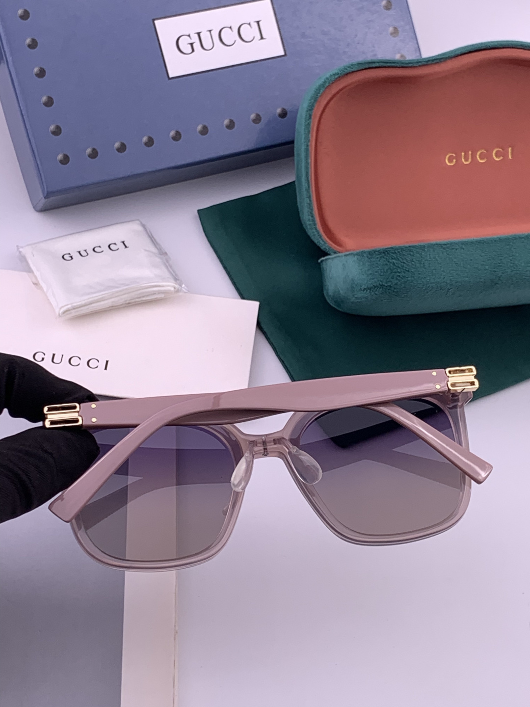 GUCCI  新款尼龙偏光太眼镜，情侣款时尚方框太阳镜佩戴舒适网红潮流款墨镜，大气女人范儿，大脸小脸都好看 ！型号：G6