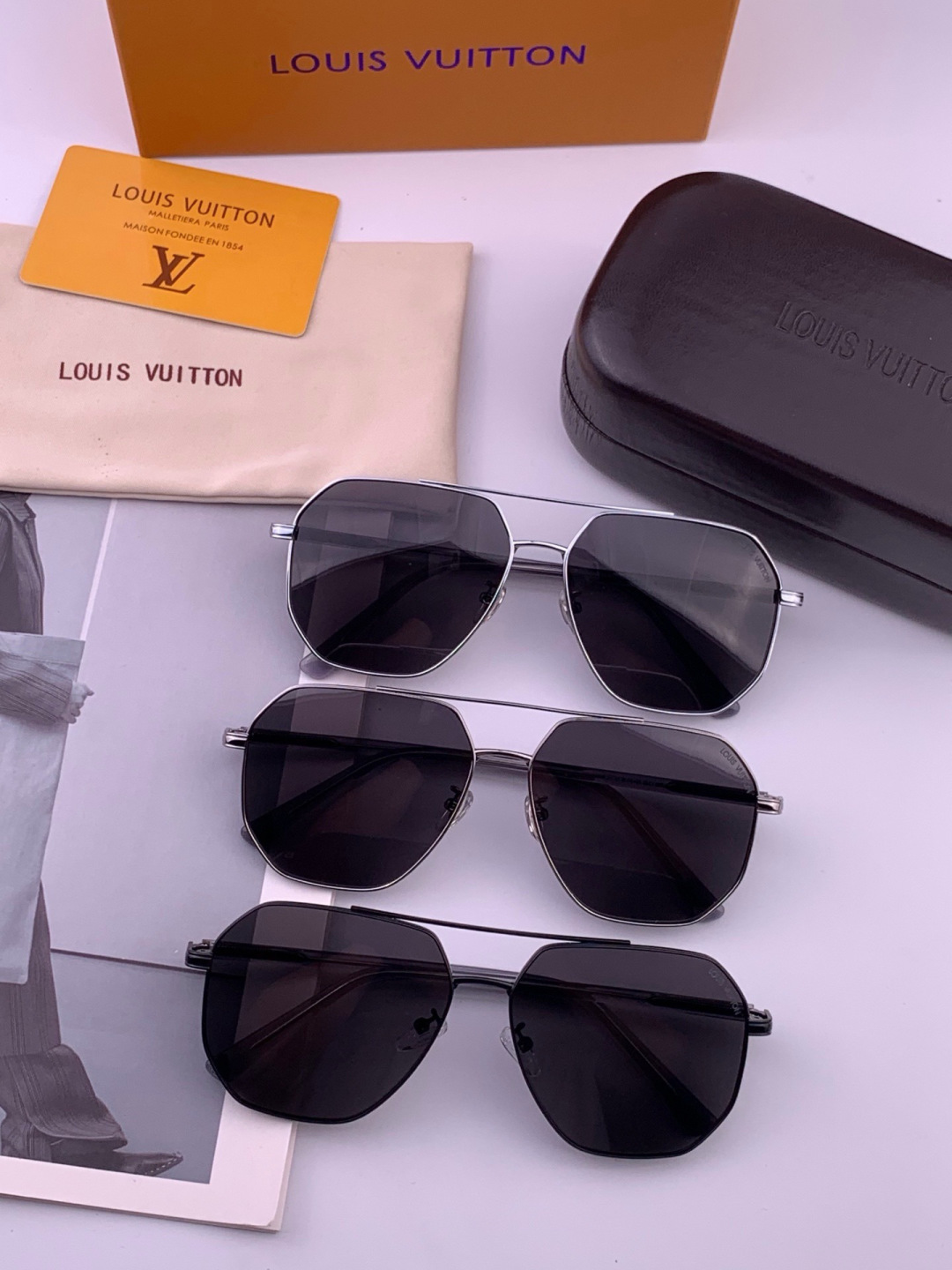 LV 。  高品质男女款墨镜   👍 进口宝丽来偏光镜片  。蛤蟆镜 开车钓鱼都可 。百搭显瘦墨镜韩版男士飞行员大框司机