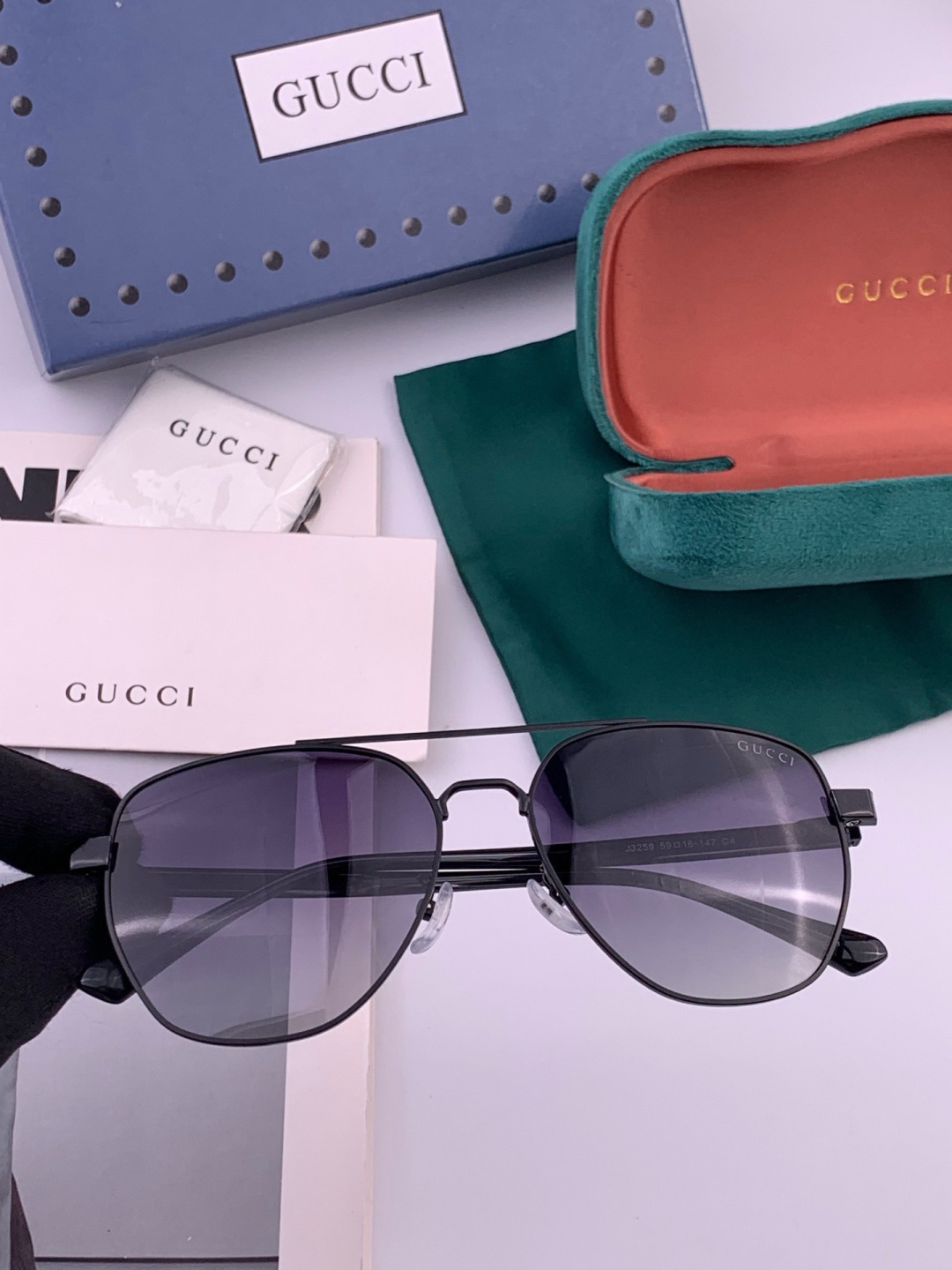 Gucci 。  高品质男女款墨镜   👍 进口宝丽来偏光镜片  。蛤蟆镜 开车钓鱼都可 。百搭显瘦墨镜韩版男士飞行员大
