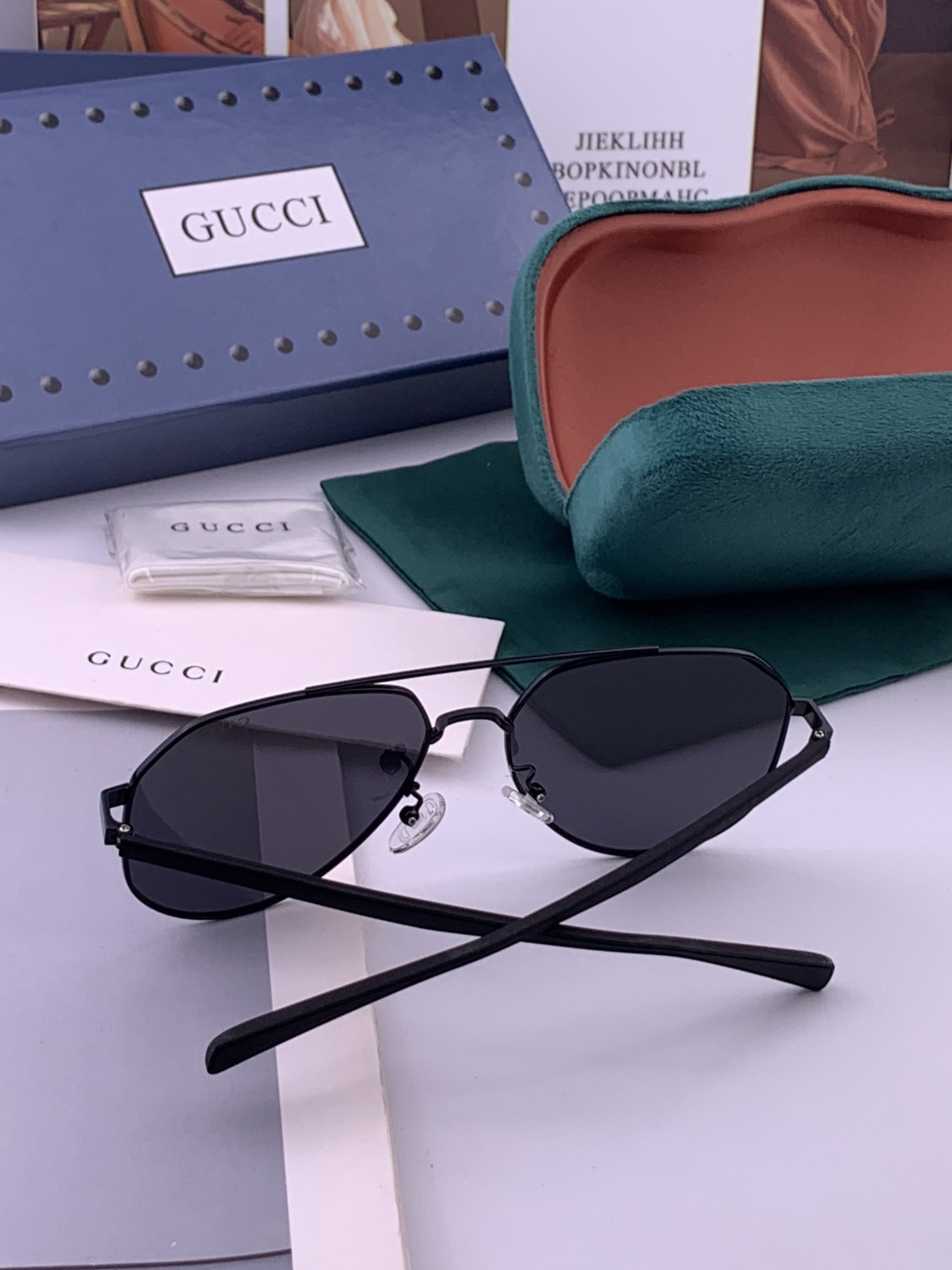 Gucci 。  高品质男女款墨镜   👍 进口宝丽来偏光镜片  。蛤蟆镜 开车钓鱼都可 。百搭显瘦墨镜韩版男士飞行员大