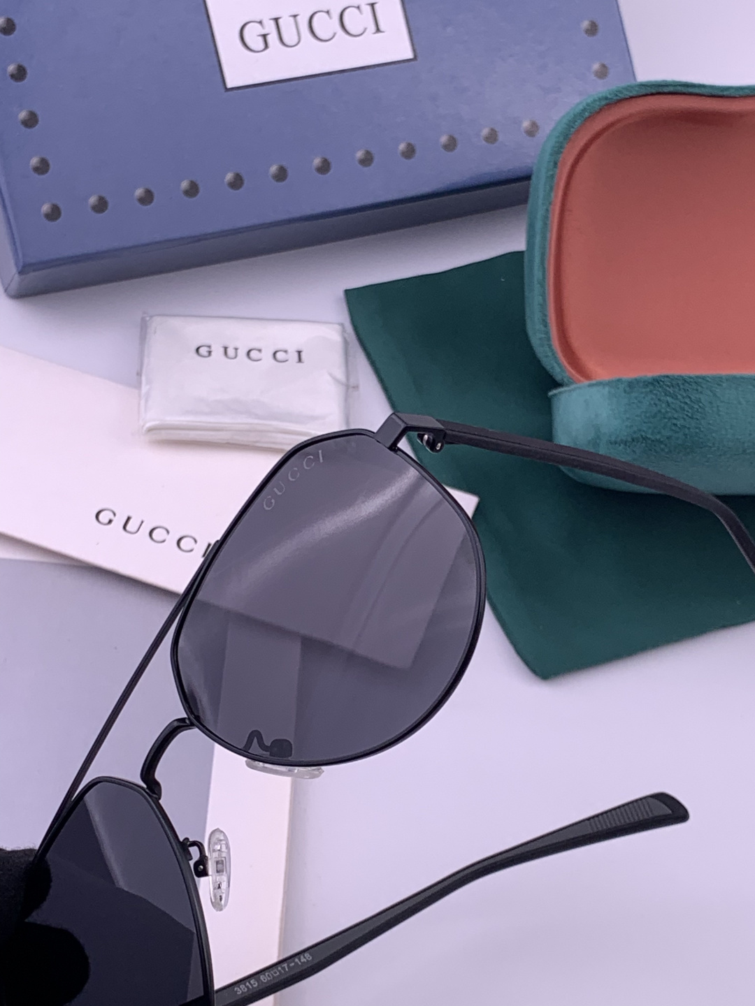 Gucci 。  高品质男女款墨镜   👍 进口宝丽来偏光镜片  。蛤蟆镜 开车钓鱼都可 。百搭显瘦墨镜韩版男士飞行员大
