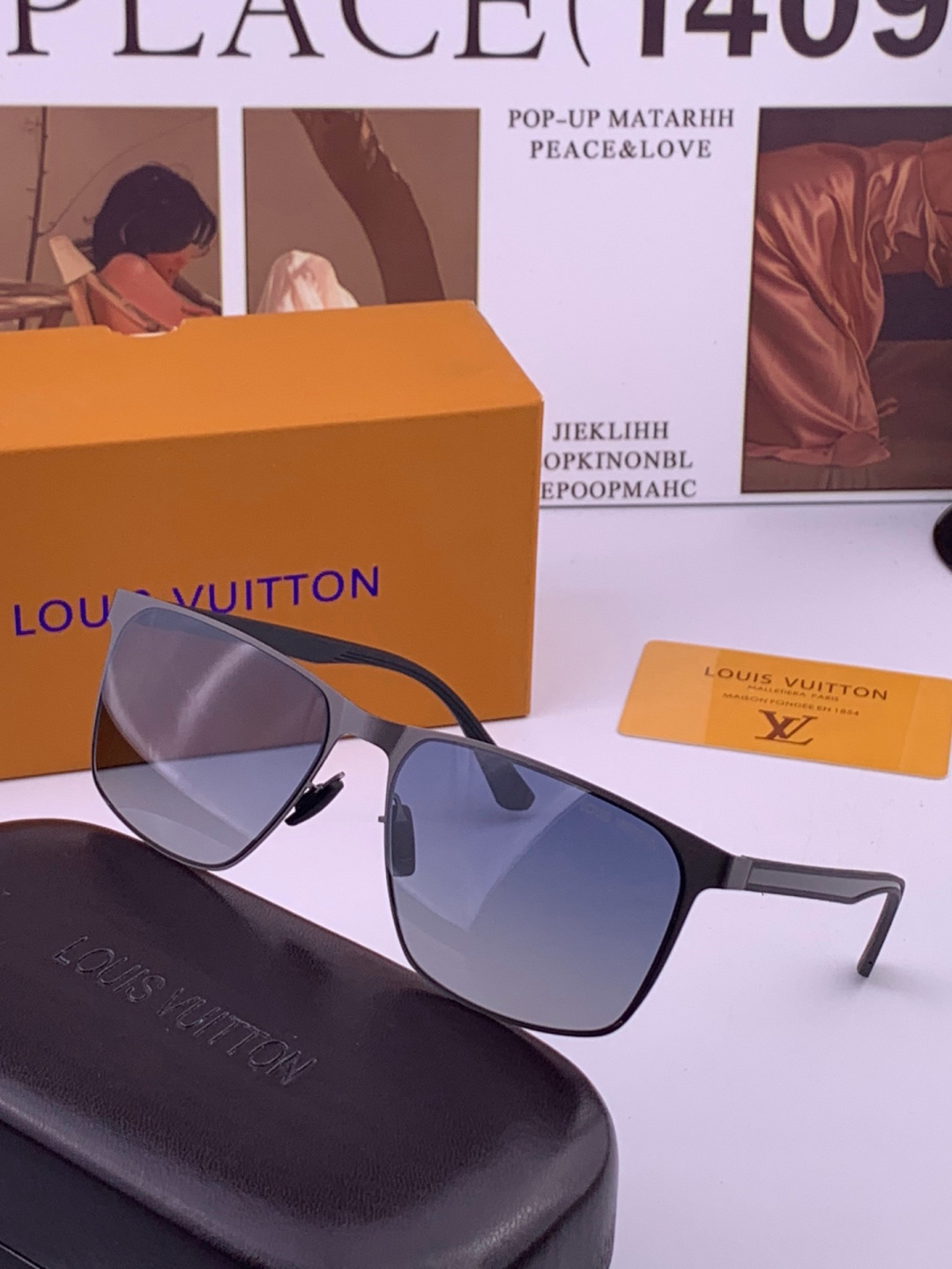 ♦️LV  新款男女情侣款太阳镜多边形墨镜iP电镀永不褪色 超轻超有弹性整幅眼镜无螺丝重要的是压不坏 高清尼龙镜片、精湛