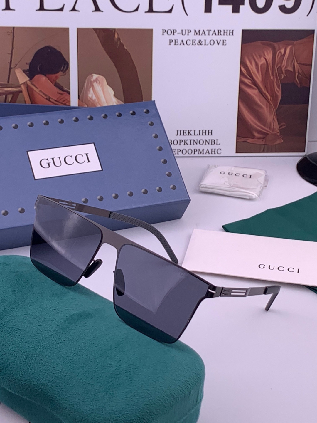 ♦️ GUCCI 新款男女情侣款太阳镜多边形墨镜iP电镀永不褪色 超轻超有弹性整幅眼镜无螺丝重要的是压不坏 高清尼龙镜片