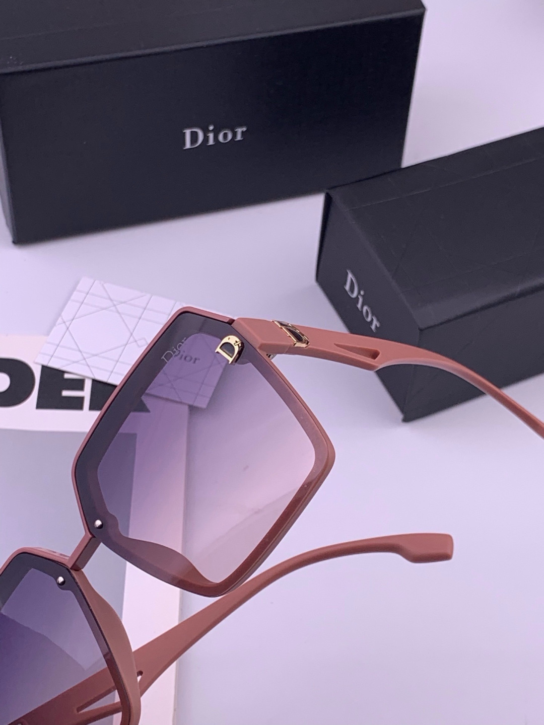🔺 【DIOR-迪奥】开春新款 潮流爆款 时尚方框偏光太阳镜 高品质 佩戴舒适 网红潮款墨镜 女士高清偏光太阳镜🕶️ 🎉