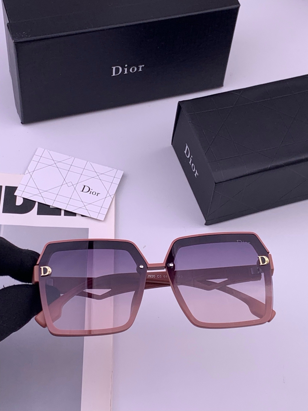 🔺 【DIOR-迪奥】开春新款 潮流爆款 时尚方框偏光太阳镜 高品质 佩戴舒适 网红潮款墨镜 女士高清偏光太阳镜🕶️ 🎉