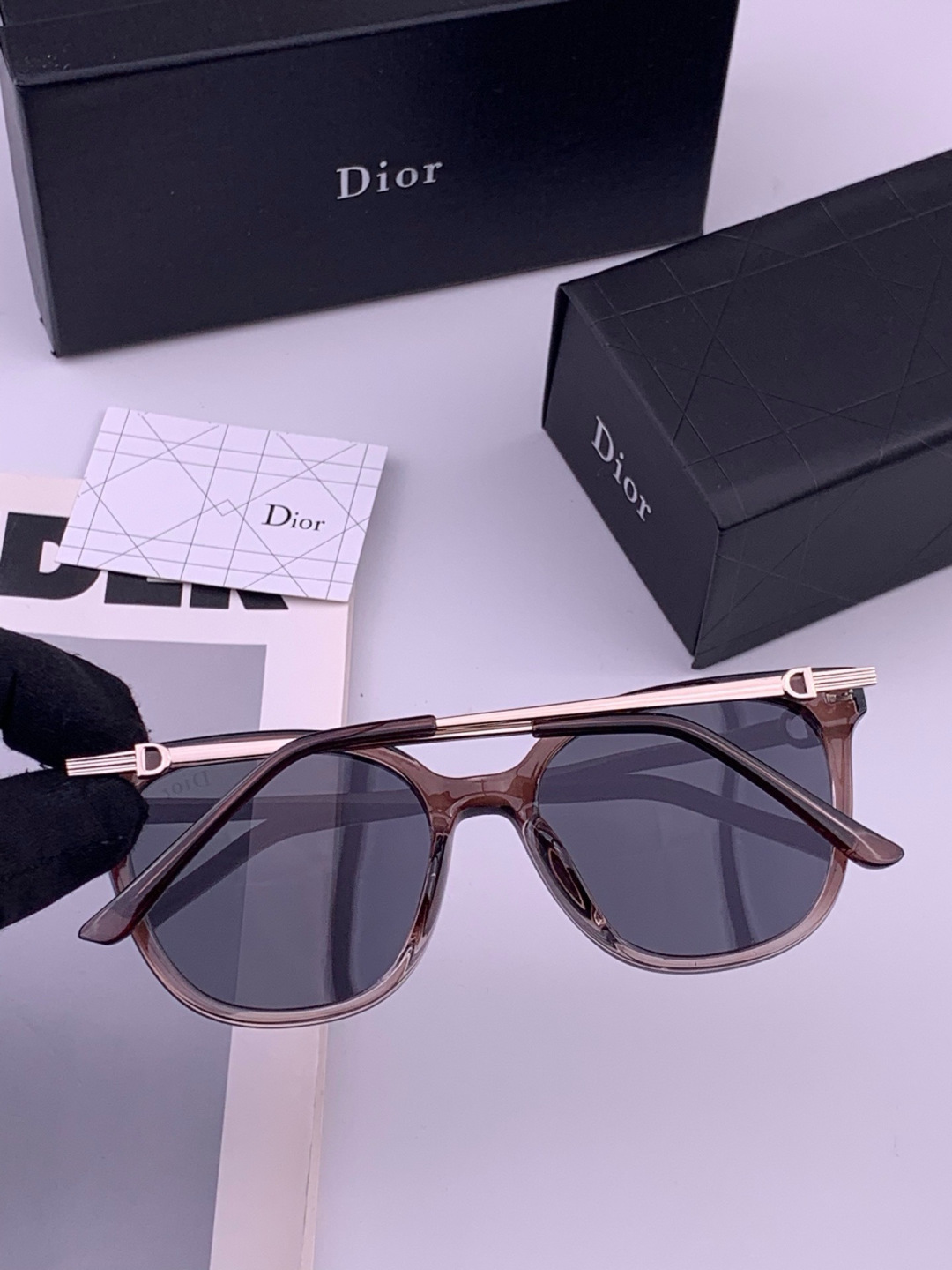🔺 【DIOR-迪奥】开春新款 潮流爆款 时尚方框偏光太阳镜 高品质 佩戴舒适 网红潮款墨镜 型号：D31101