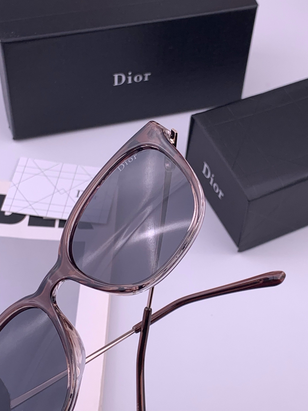 🔺 【DIOR-迪奥】开春新款 潮流爆款 时尚方框偏光太阳镜 高品质 佩戴舒适 网红潮款墨镜 型号：D31101