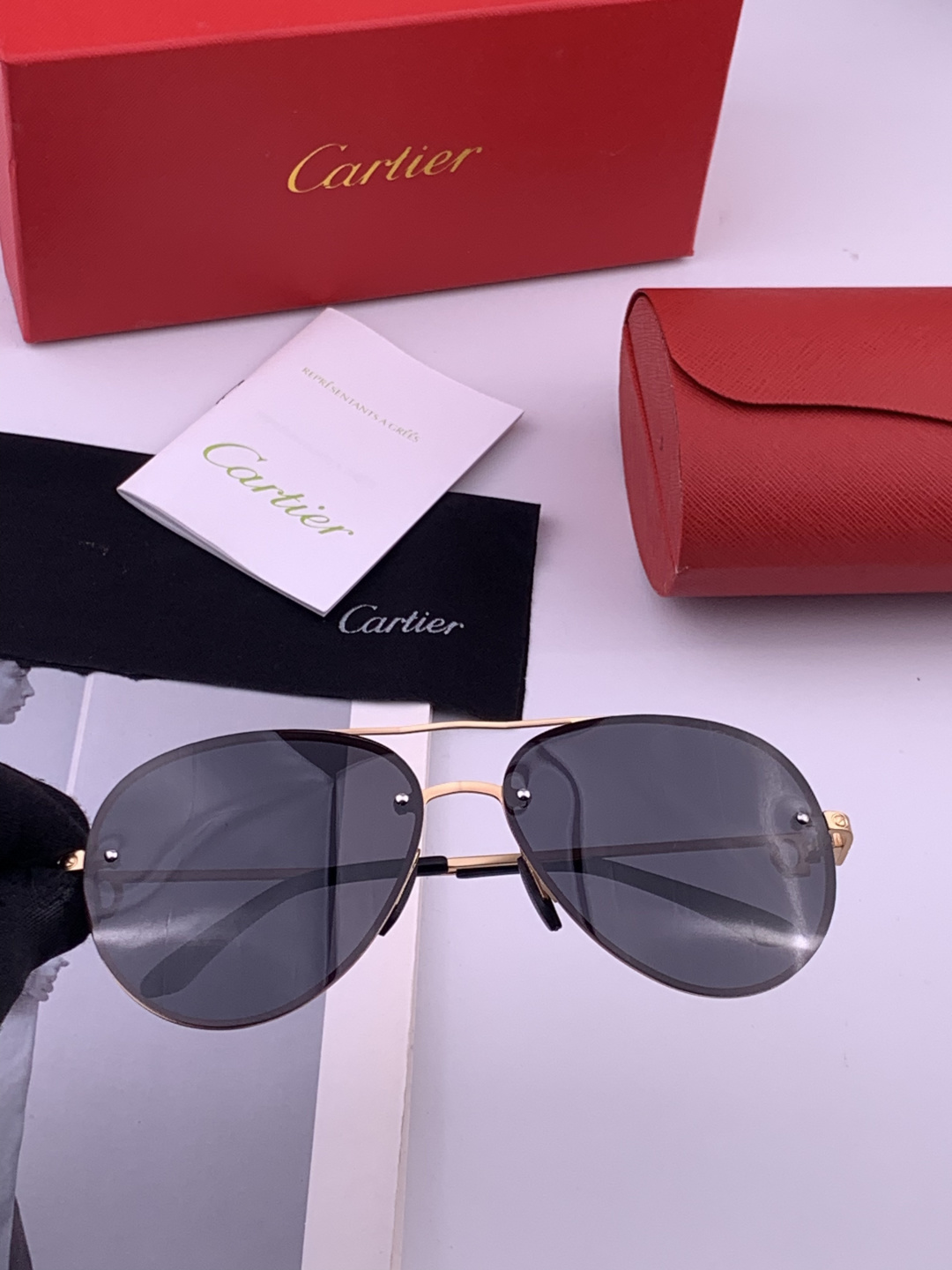 【Cartier  卡地亚】 👑男女款偏光墨镜  双色烤漆工艺  进口宝丽来偏光镜片   顶级做工彰显非凡品味 高品质 