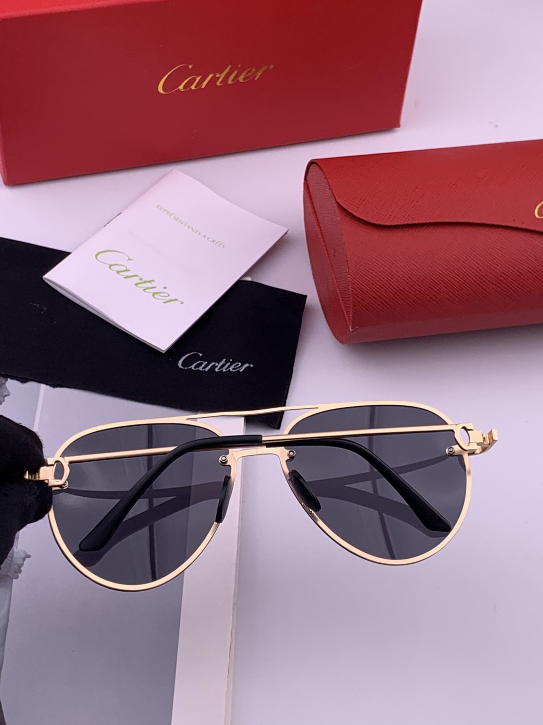 【Cartier  卡地亚】 👑男女款偏光墨镜  双色烤漆工艺  进口宝丽来偏光镜片   顶级做工彰显非凡品味 高品质 