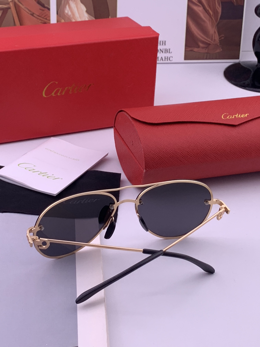 【Cartier  卡地亚】 👑男女款偏光墨镜  双色烤漆工艺  进口宝丽来偏光镜片   顶级做工彰显非凡品味 高品质 