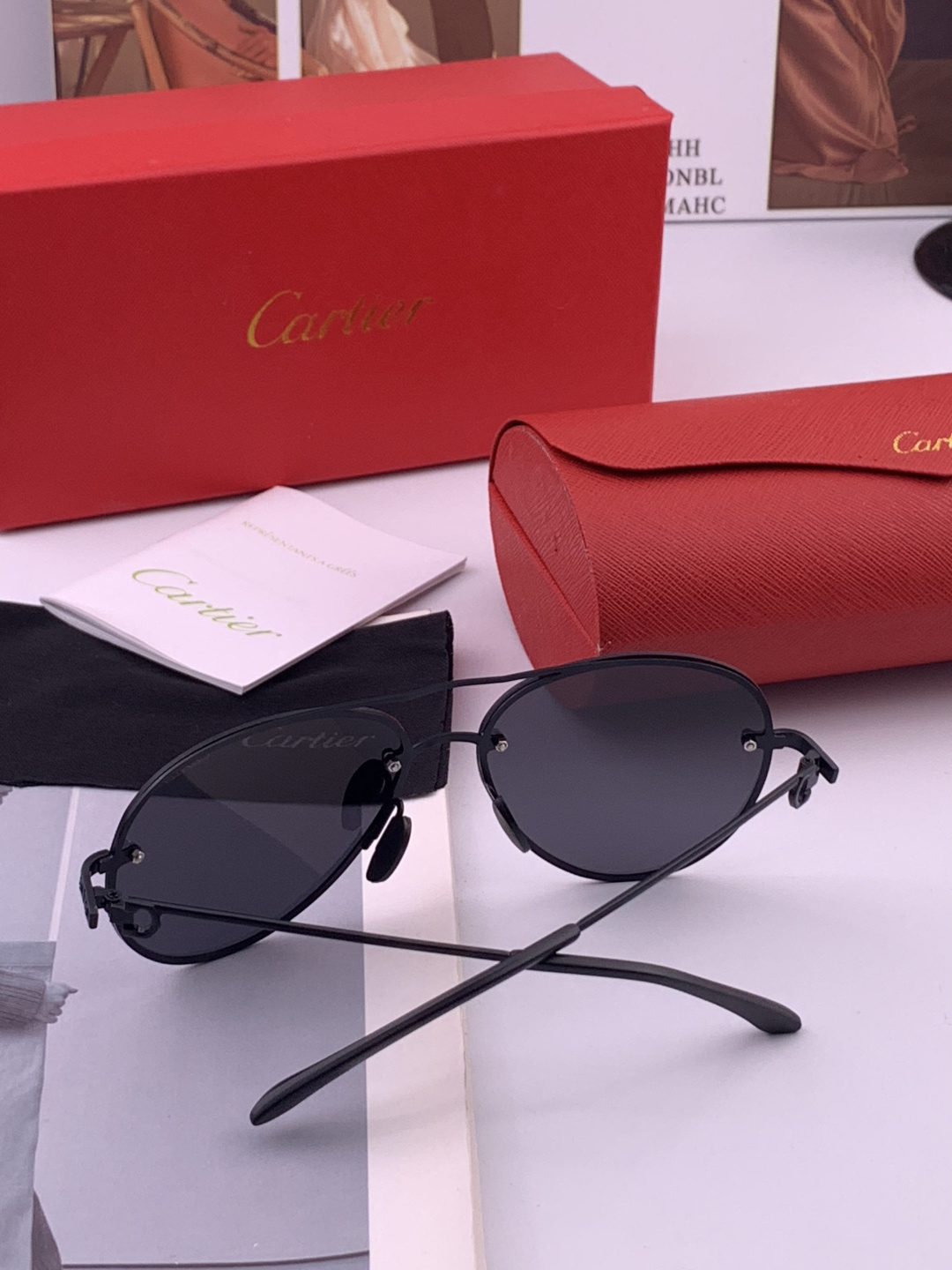 【Cartier  卡地亚】 👑男女款偏光墨镜  双色烤漆工艺  进口宝丽来偏光镜片   顶级做工彰显非凡品味 高品质 