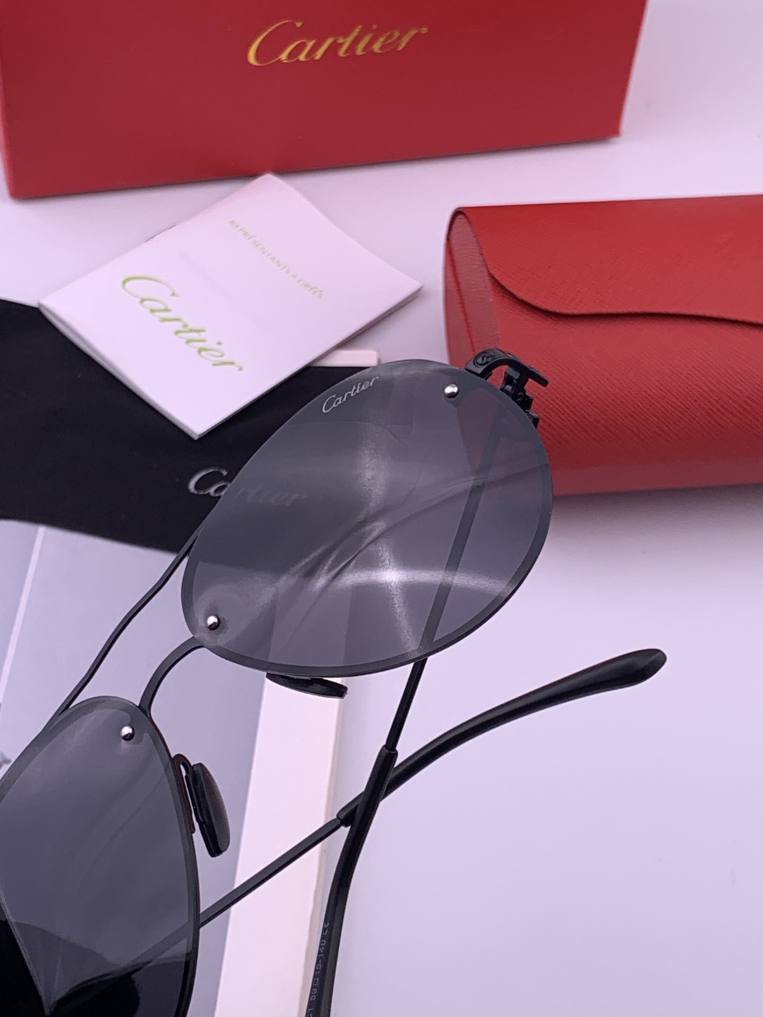 【Cartier  卡地亚】 👑男女款偏光墨镜  双色烤漆工艺  进口宝丽来偏光镜片   顶级做工彰显非凡品味 高品质 