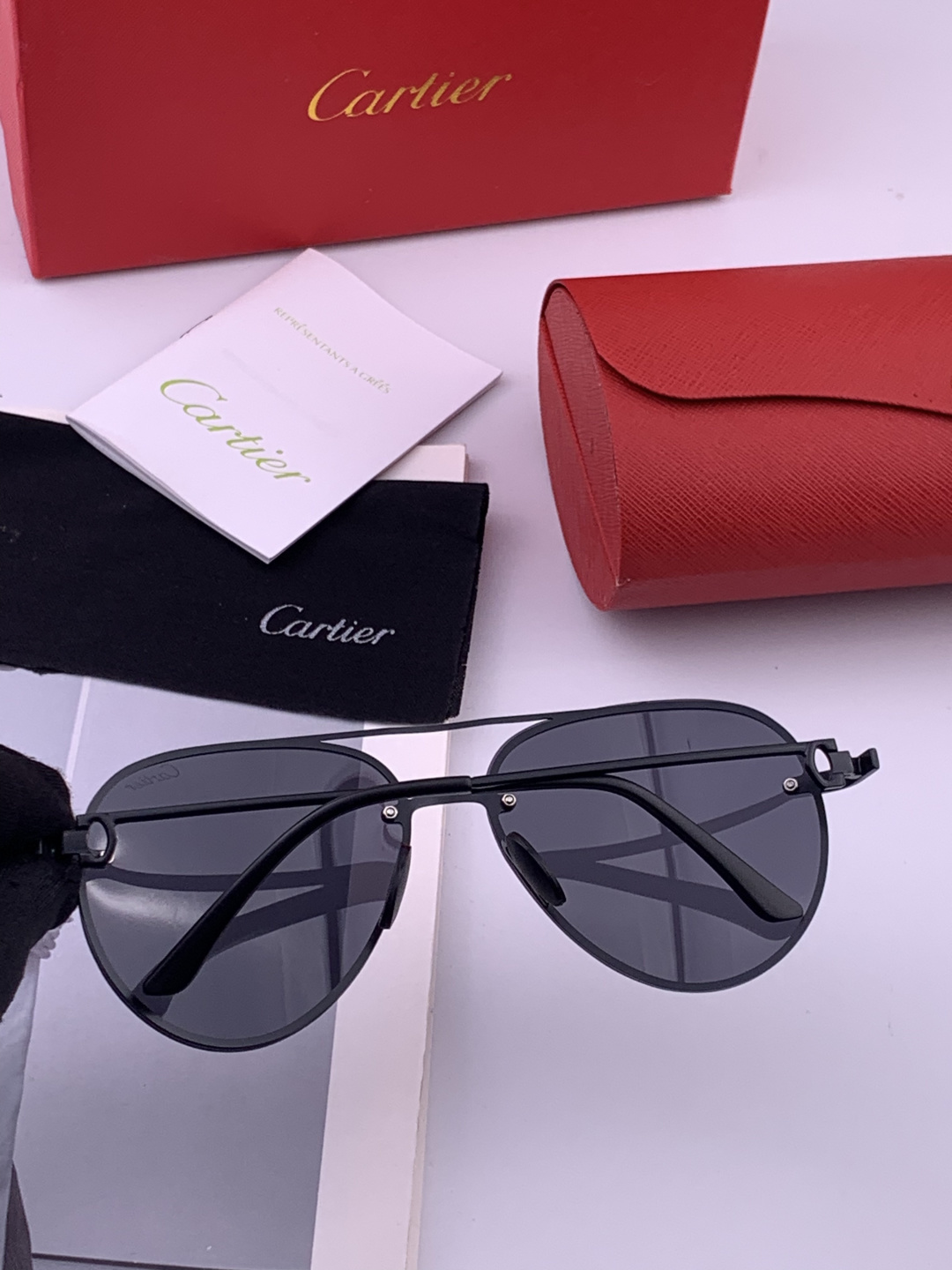 【Cartier  卡地亚】 👑男女款偏光墨镜  双色烤漆工艺  进口宝丽来偏光镜片   顶级做工彰显非凡品味 高品质 