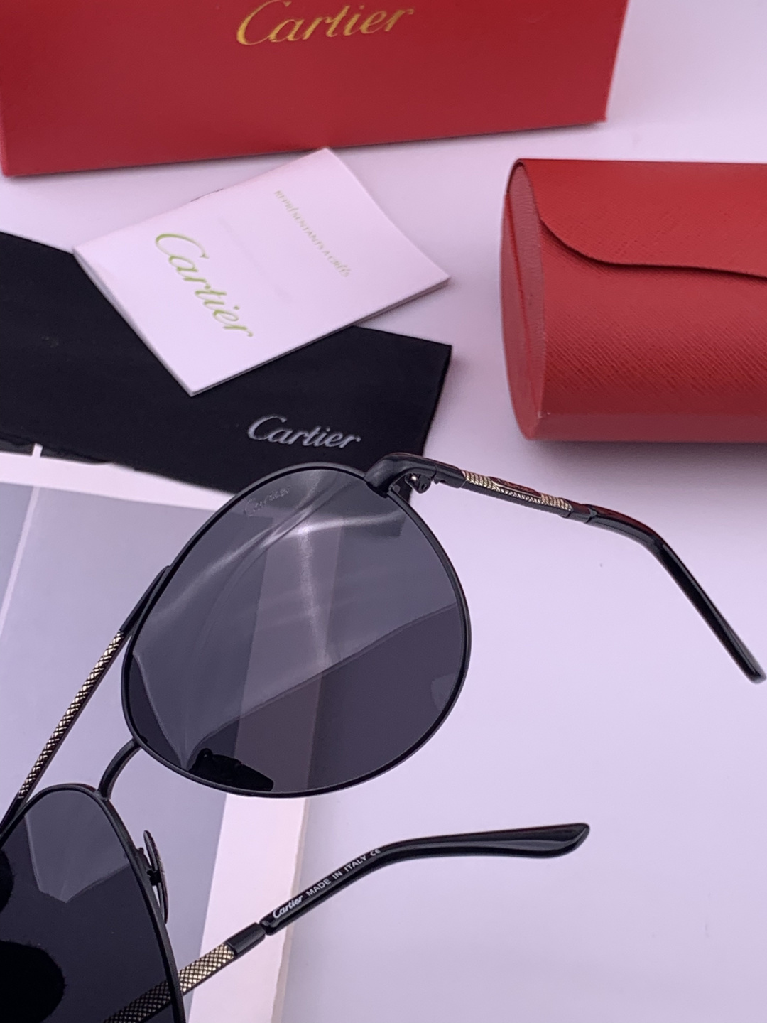 【Cartier  卡地亚】 👑男女款偏光墨镜  双色烤漆工艺  进口宝丽来偏光镜片   顶级做工彰显非凡品味 高品质 