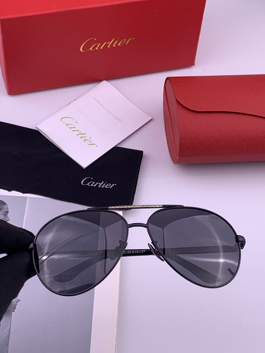 【Cartier  卡地亚】 👑男女款偏光墨镜  双色烤漆工艺  进口宝丽来偏光镜片   顶级做工彰显非凡品味 高品质 