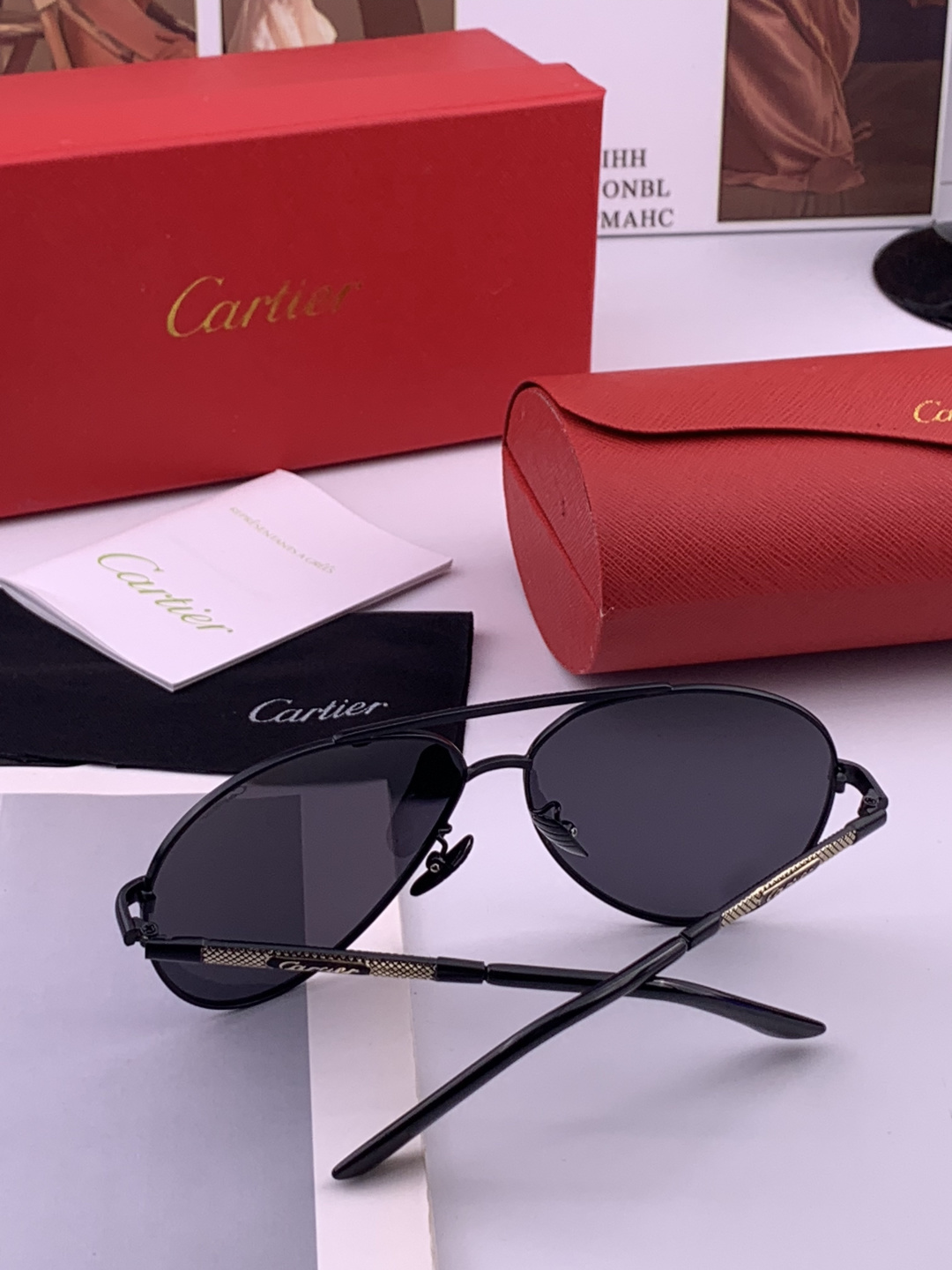 【Cartier  卡地亚】 👑男女款偏光墨镜  双色烤漆工艺  进口宝丽来偏光镜片   顶级做工彰显非凡品味 高品质 