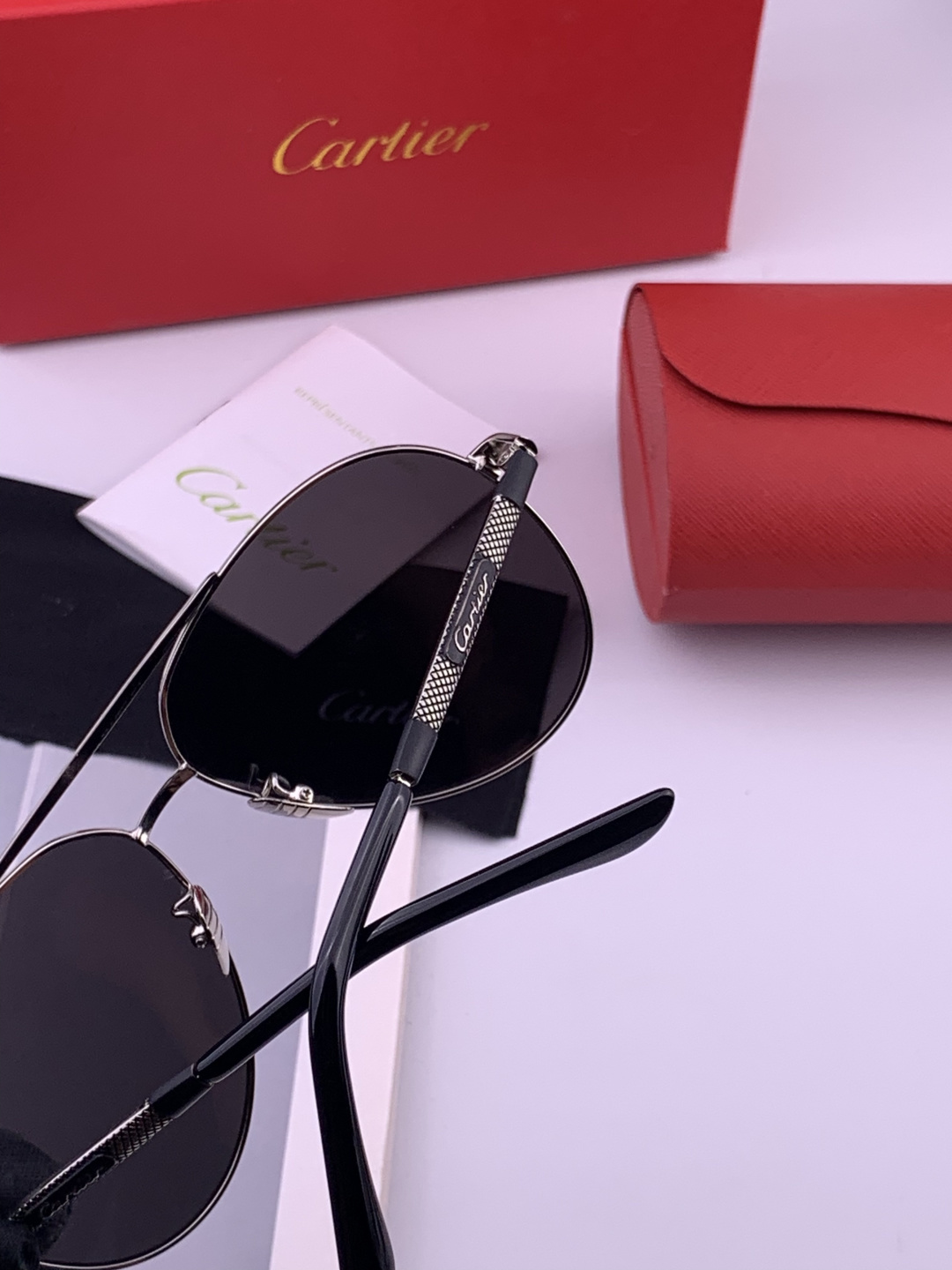 【Cartier  卡地亚】 👑男女款偏光墨镜  双色烤漆工艺  进口宝丽来偏光镜片   顶级做工彰显非凡品味 高品质 