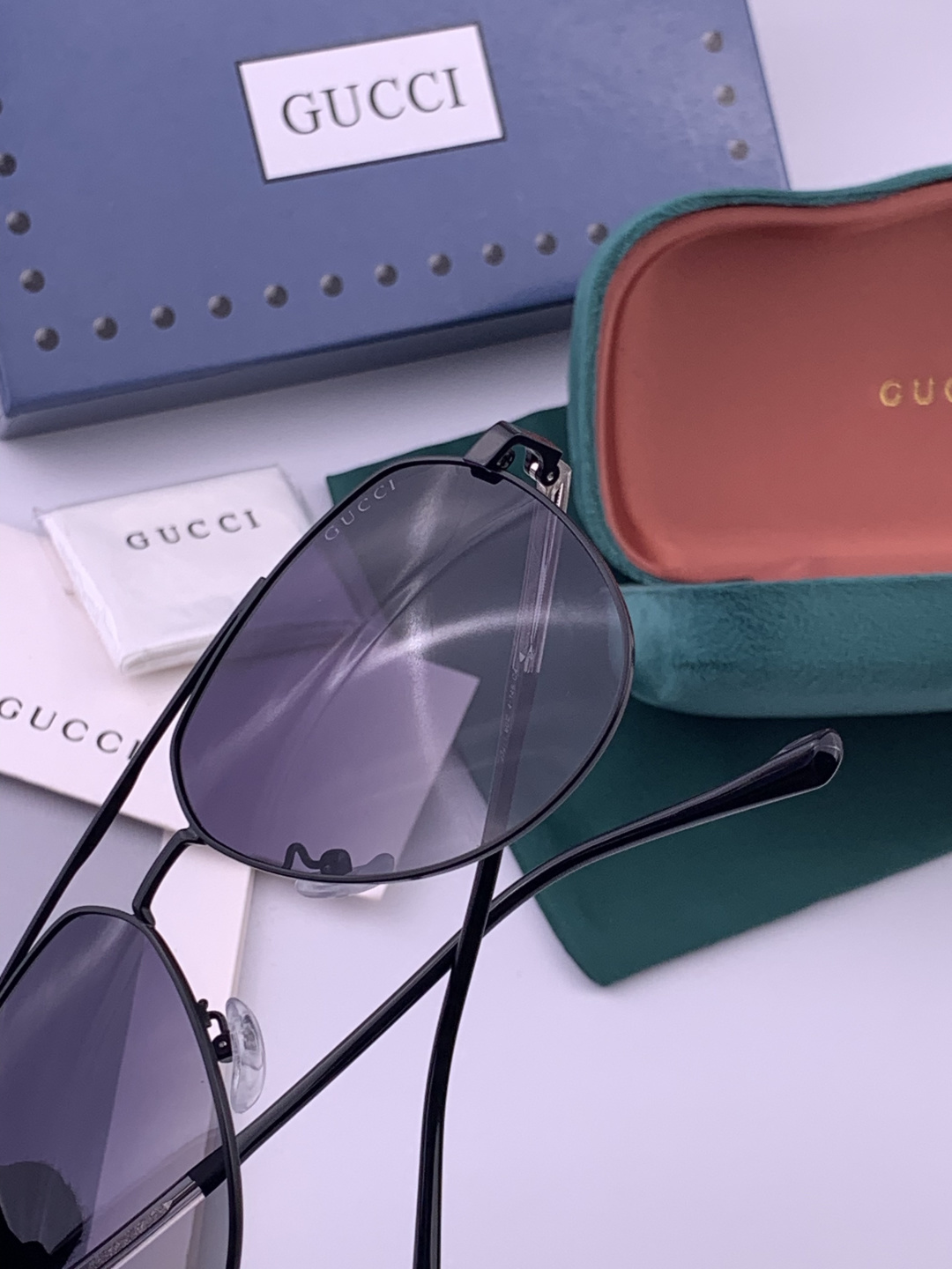 Gucci 。  高品质男女款墨镜   👍 进口宝丽来偏光镜片  。蛤蟆镜 开车钓鱼都可 。百搭显瘦墨镜韩版男士飞行员大