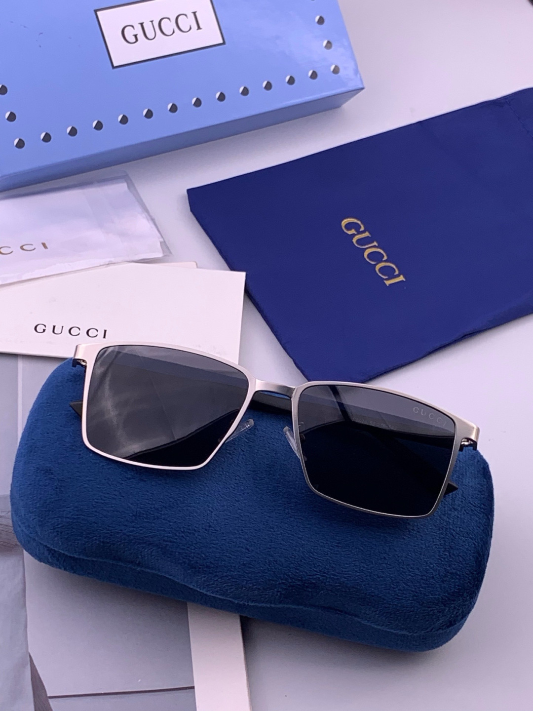 Gucci 。  高品质男女款墨镜   👍 进口宝丽来偏光镜片  。蛤蟆镜 开车钓鱼都可 。百搭显瘦墨镜韩版男士飞行员大
