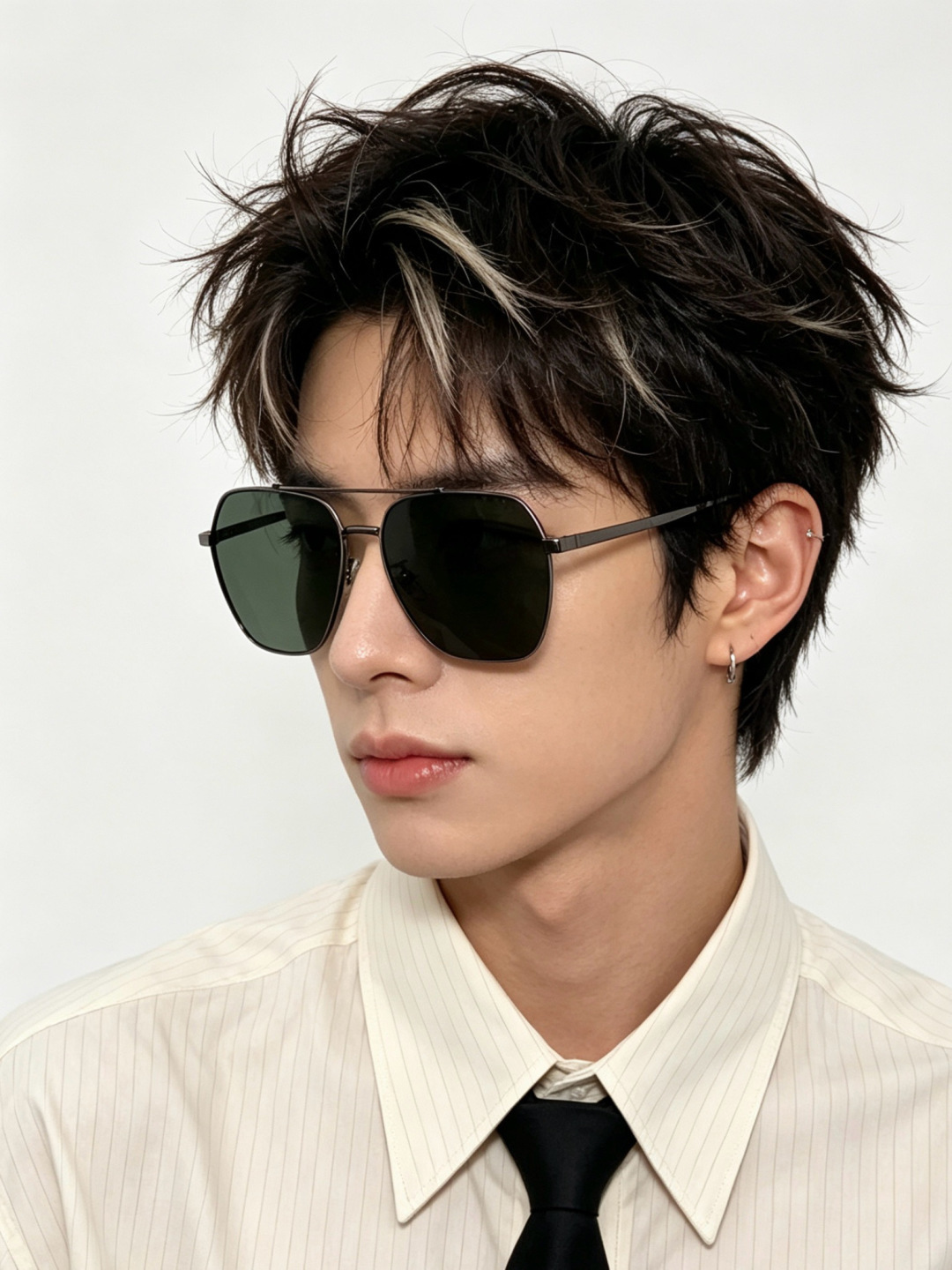 Gucci 。  高品质男女款墨镜   👍 进口宝丽来偏光镜片  。蛤蟆镜 开车钓鱼都可 。百搭显瘦墨镜韩版男士飞行员大