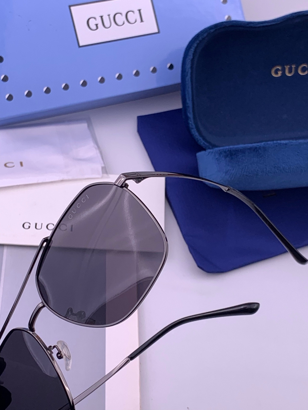 Gucci 。  高品质男女款墨镜   👍 进口宝丽来偏光镜片  。蛤蟆镜 开车钓鱼都可 。百搭显瘦墨镜韩版男士飞行员大