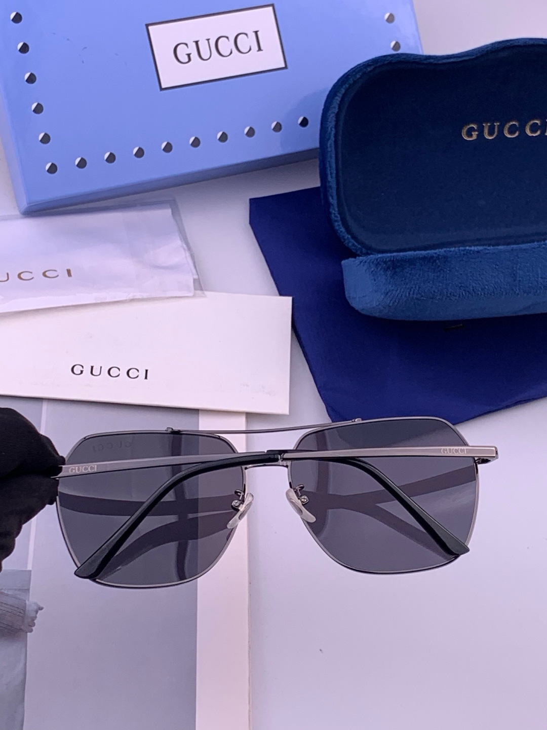 Gucci 。  高品质男女款墨镜   👍 进口宝丽来偏光镜片  。蛤蟆镜 开车钓鱼都可 。百搭显瘦墨镜韩版男士飞行员大
