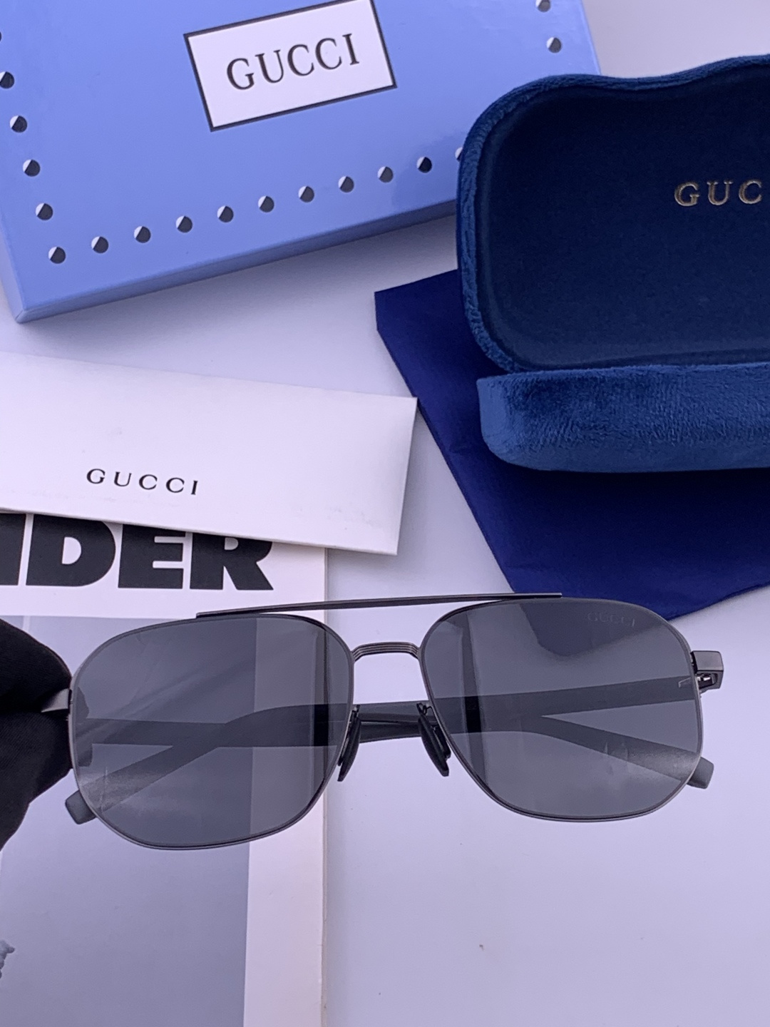 GUCCI 男款炫彩飞行员偏光太阳镜 ❤️材质：高清尼龙加厚卡槽高清偏光镜片 🌹无边框镜架💕颜👍型号：G2702