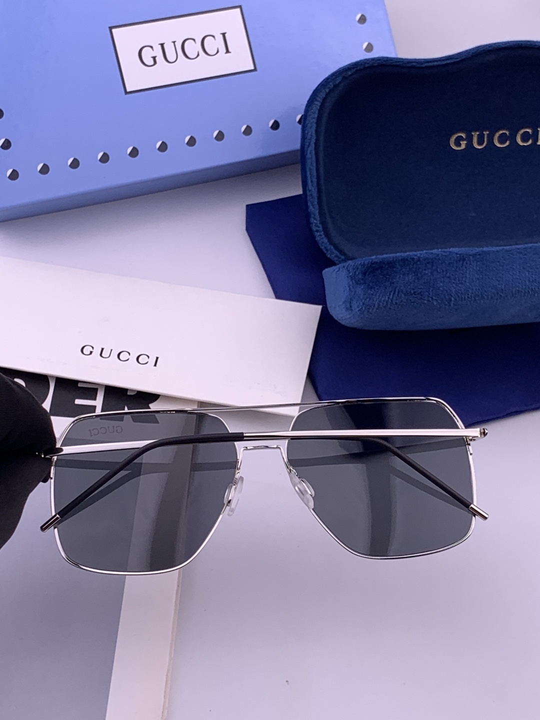 GUCCI 男款炫彩飞行员偏光太阳镜 ❤️材质：高清尼龙加厚卡槽高清偏光镜片 🌹无边框镜架💕颜👍型号：G91808