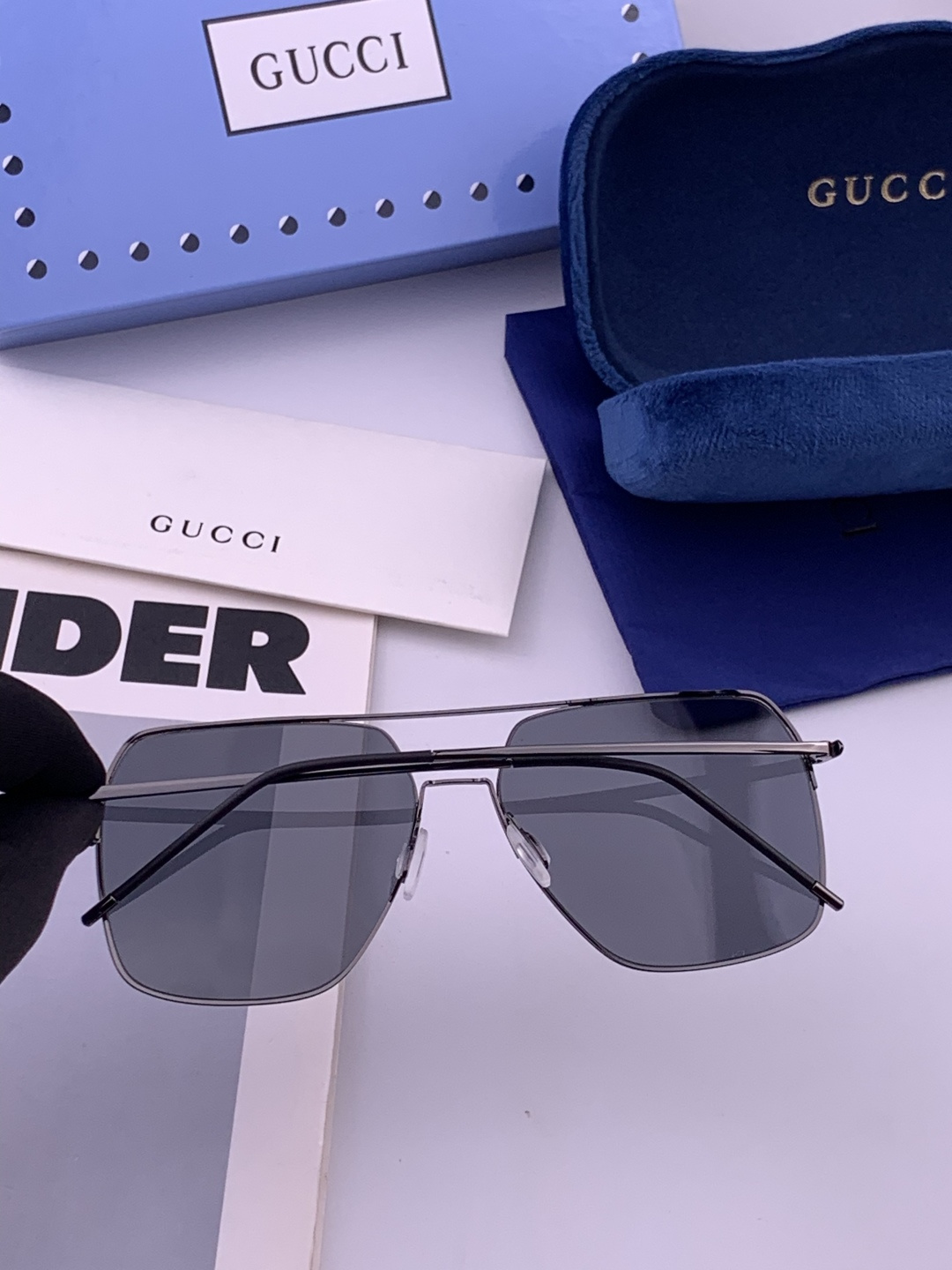 GUCCI 男款炫彩飞行员偏光太阳镜 ❤️材质：高清尼龙加厚卡槽高清偏光镜片 🌹无边框镜架💕颜👍型号：G91808