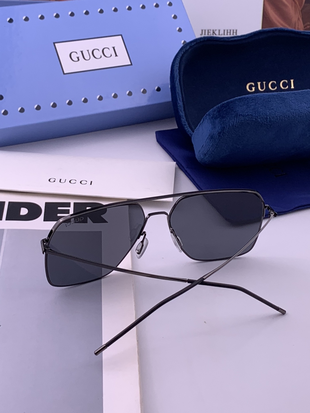 GUCCI 男款炫彩飞行员偏光太阳镜 ❤️材质：高清尼龙加厚卡槽高清偏光镜片 🌹无边框镜架💕颜👍型号：G91808