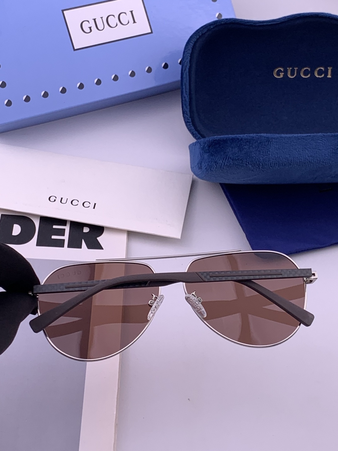 Gucci 。  高品质男女款墨镜   👍 进口宝丽来偏光镜片  。蛤蟆镜 开车钓鱼都可 。百搭显瘦墨镜韩版男士飞行员大