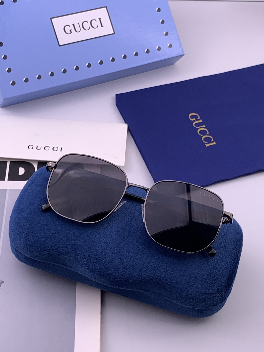 Gucci 。  高品质男女款墨镜   👍 进口宝丽来偏光镜片  。蛤蟆镜 开车钓鱼都可 。百搭显瘦墨镜韩版男士飞行员大