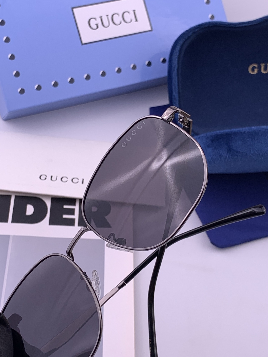 Gucci 。  高品质男女款墨镜   👍 进口宝丽来偏光镜片  。蛤蟆镜 开车钓鱼都可 。百搭显瘦墨镜韩版男士飞行员大