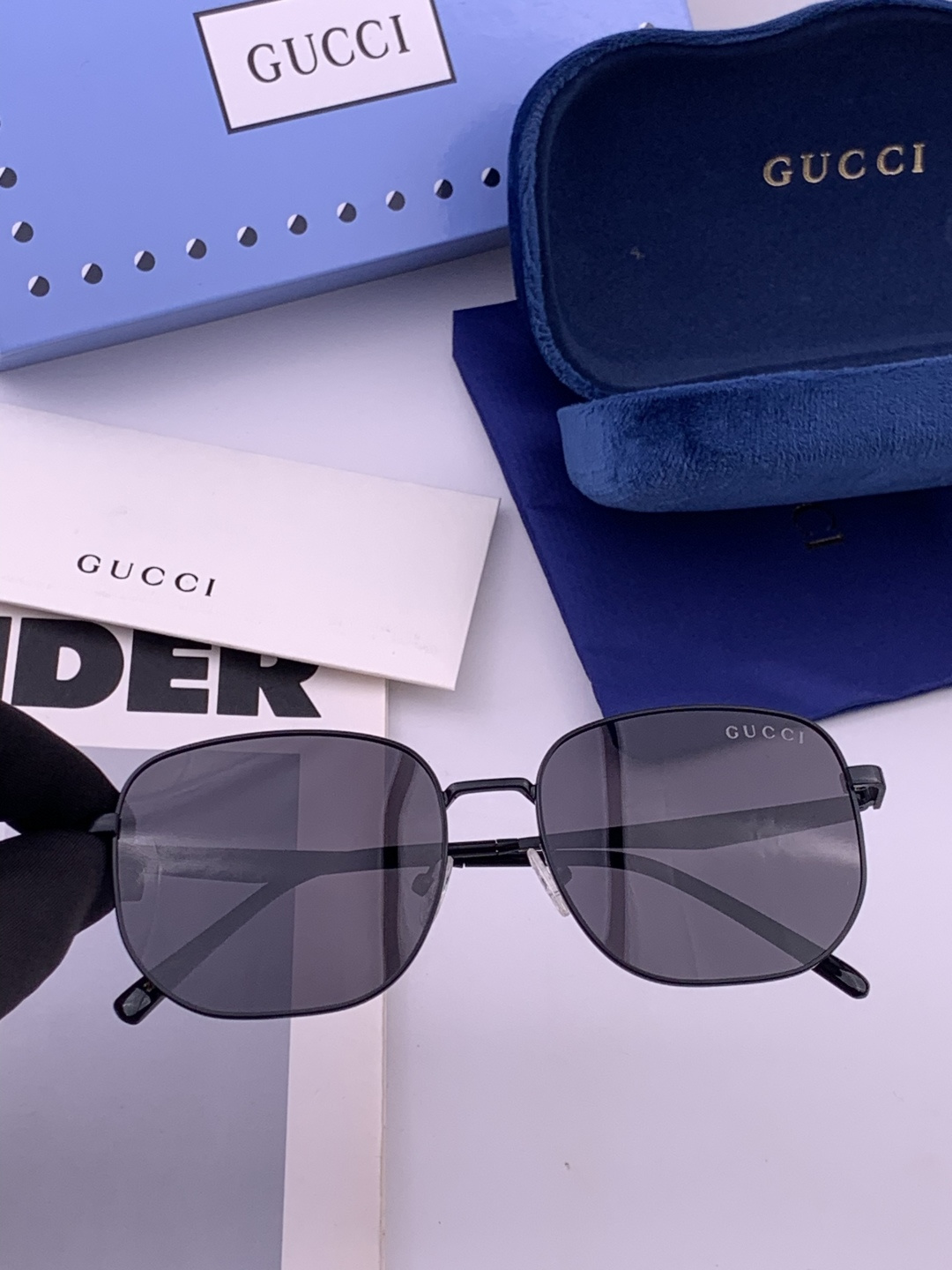Gucci 。  高品质男女款墨镜   👍 进口宝丽来偏光镜片  。蛤蟆镜 开车钓鱼都可 。百搭显瘦墨镜韩版男士飞行员大