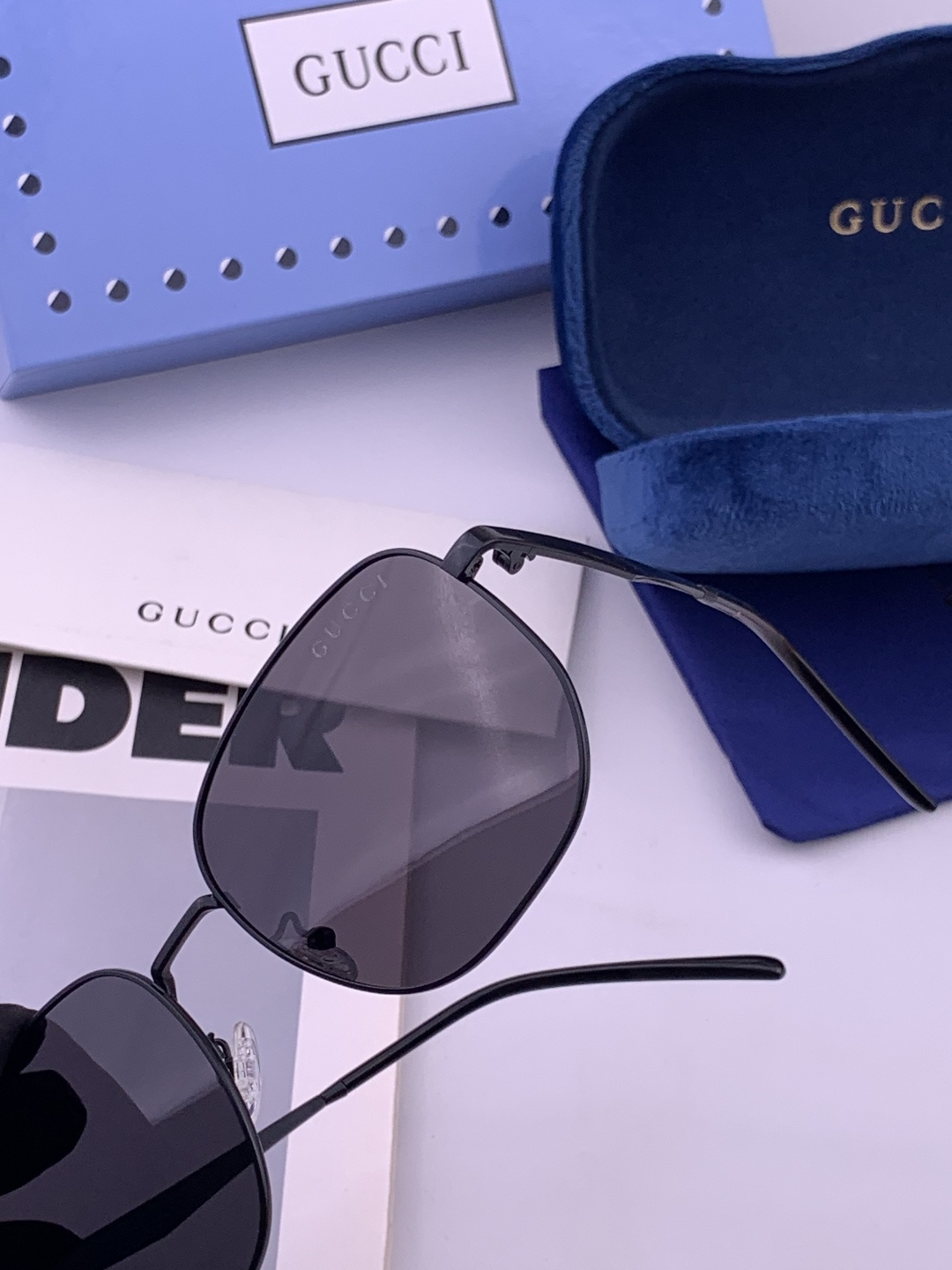 Gucci 。  高品质男女款墨镜   👍 进口宝丽来偏光镜片  。蛤蟆镜 开车钓鱼都可 。百搭显瘦墨镜韩版男士飞行员大