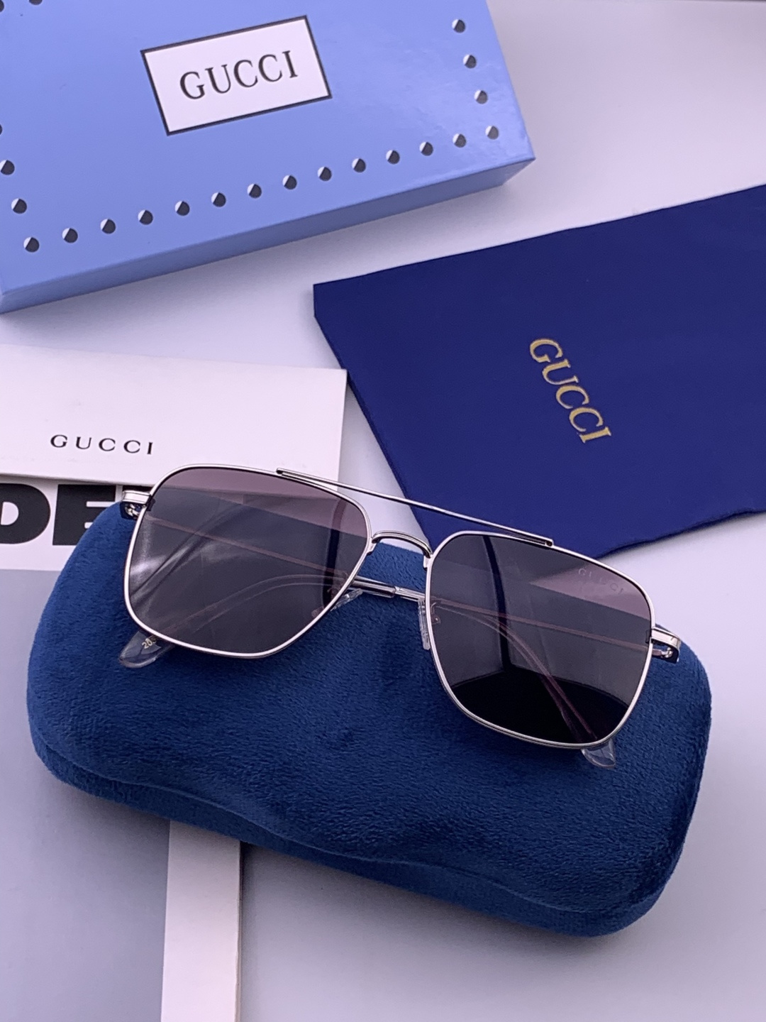 Gucci 。  高品质男女款墨镜   👍 进口宝丽来偏光镜片  。蛤蟆镜 开车钓鱼都可 。百搭显瘦墨镜韩版男士飞行员大