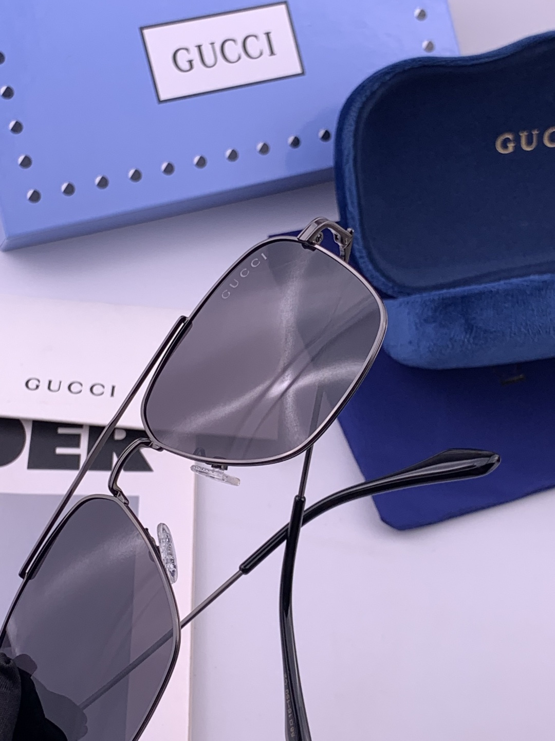 Gucci 。  高品质男女款墨镜   👍 进口宝丽来偏光镜片  。蛤蟆镜 开车钓鱼都可 。百搭显瘦墨镜韩版男士飞行员大
