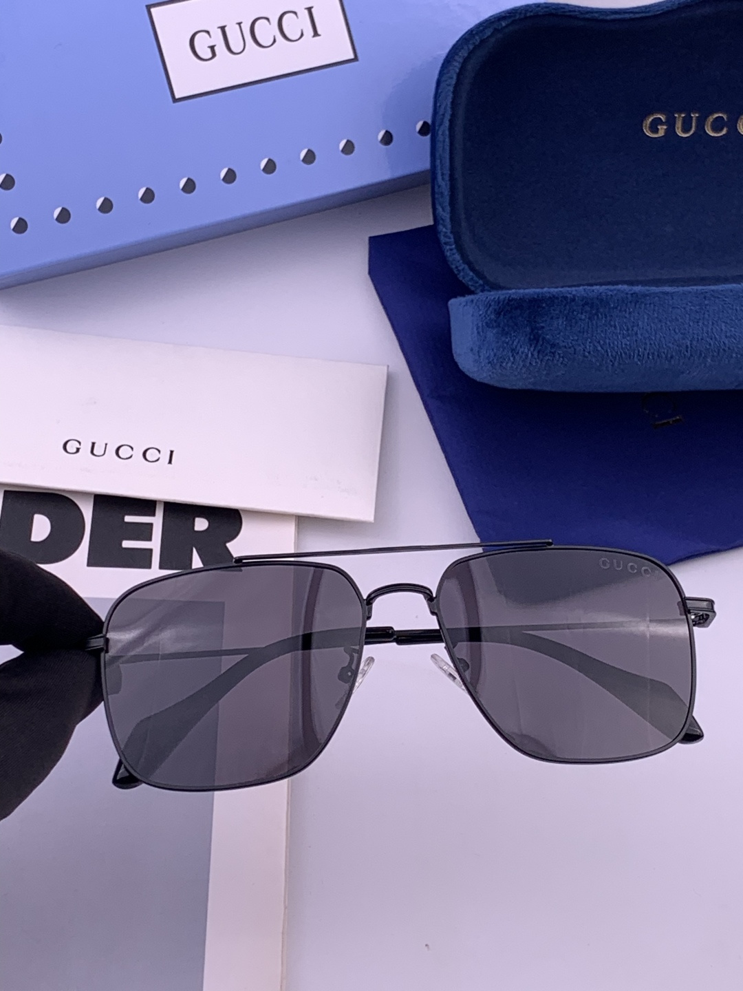 Gucci 。  高品质男女款墨镜   👍 进口宝丽来偏光镜片  。蛤蟆镜 开车钓鱼都可 。百搭显瘦墨镜韩版男士飞行员大