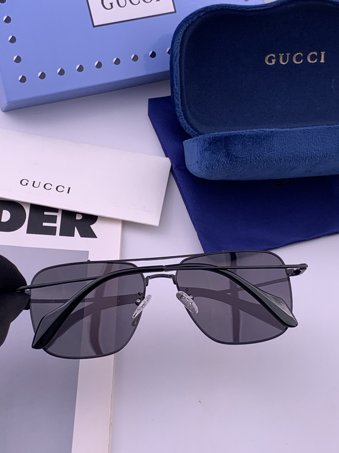 Gucci 。  高品质男女款墨镜   👍 进口宝丽来偏光镜片  。蛤蟆镜 开车钓鱼都可 。百搭显瘦墨镜韩版男士飞行员大