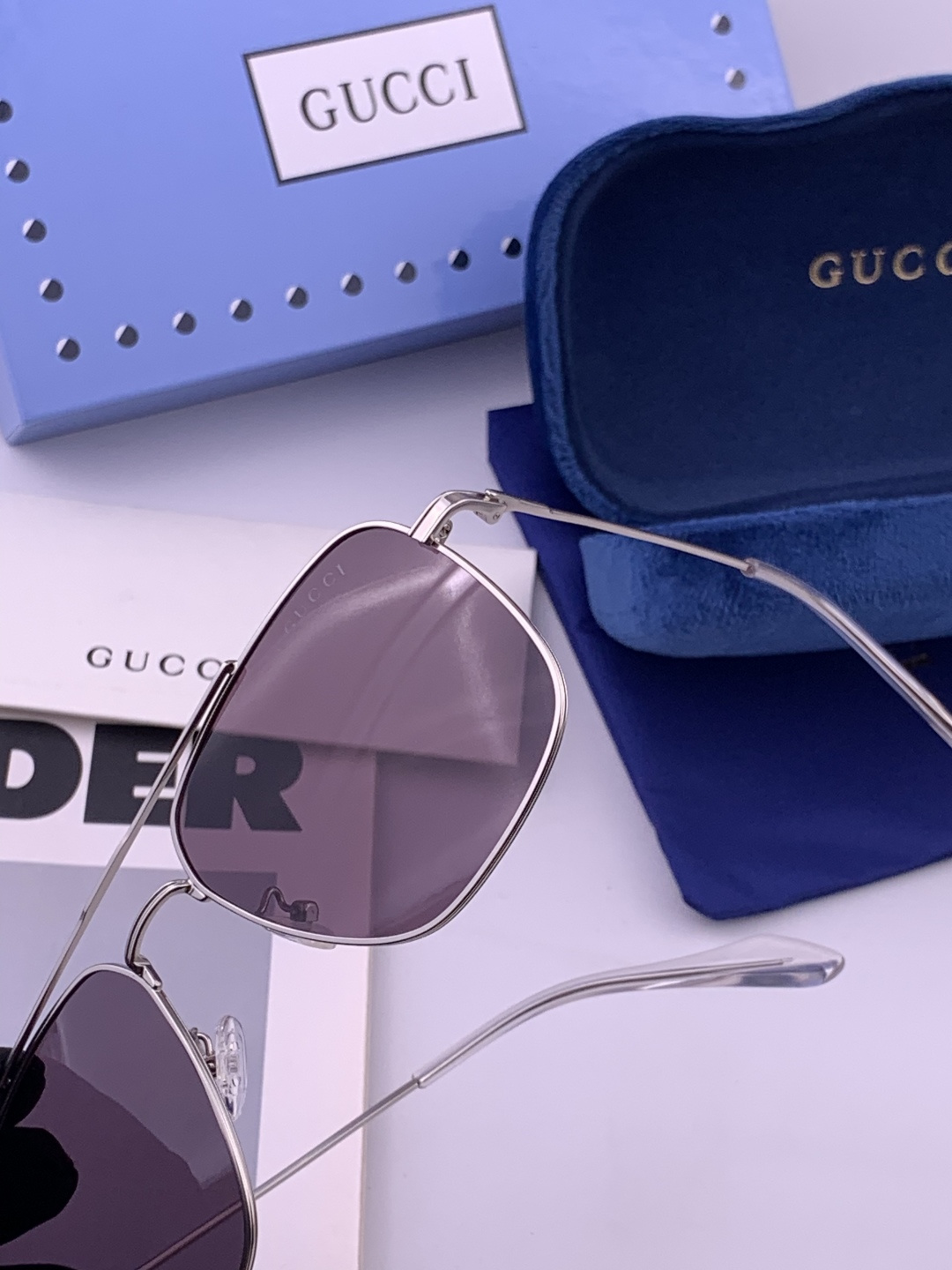 Gucci 。  高品质男女款墨镜   👍 进口宝丽来偏光镜片  。蛤蟆镜 开车钓鱼都可 。百搭显瘦墨镜韩版男士飞行员大