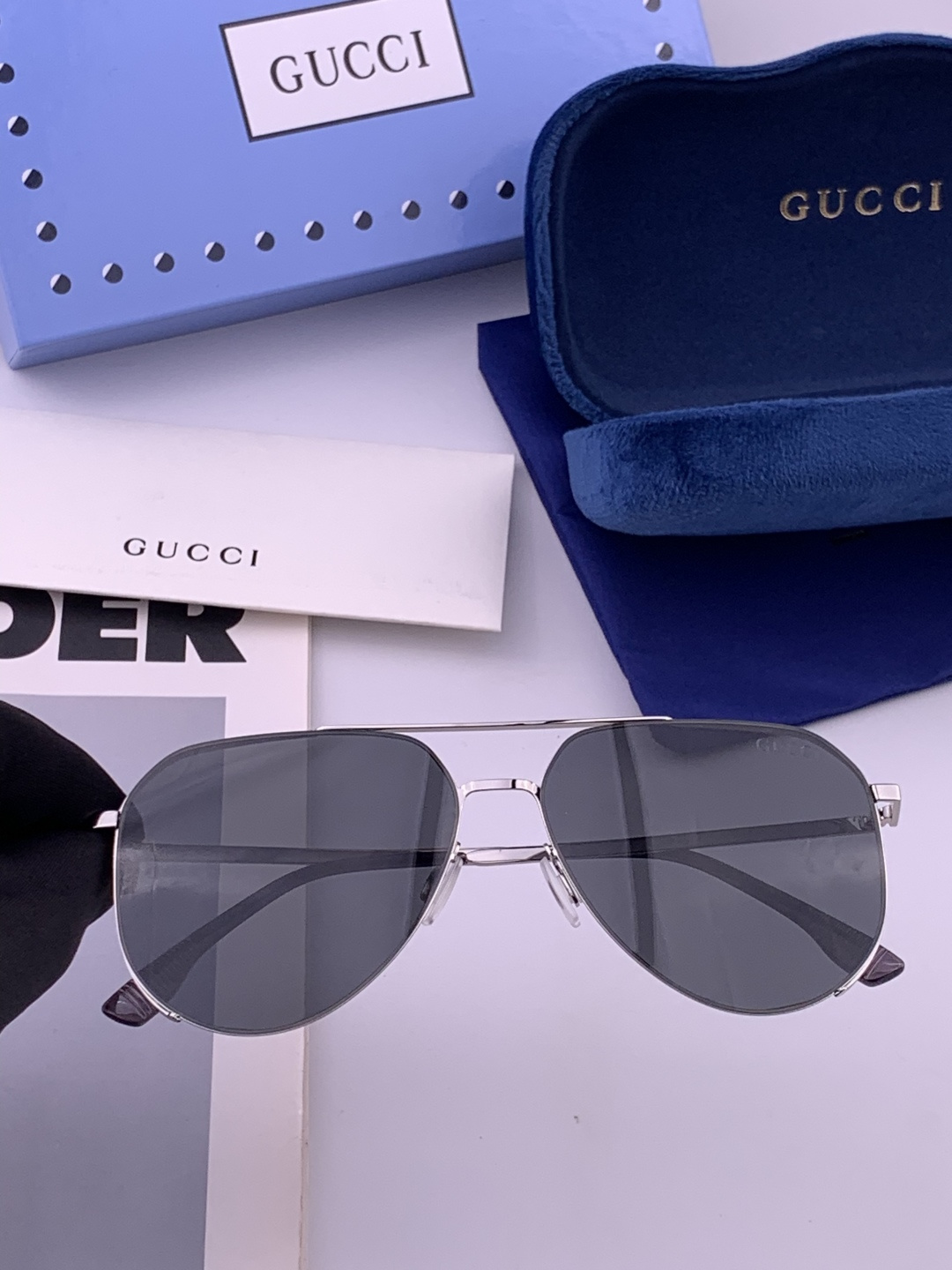 GUCCI 男款炫彩飞行员偏光太阳镜 ❤️材质：高清尼龙加厚卡槽高清偏光镜片 🌹无边框镜架💕颜👍型号：G31809