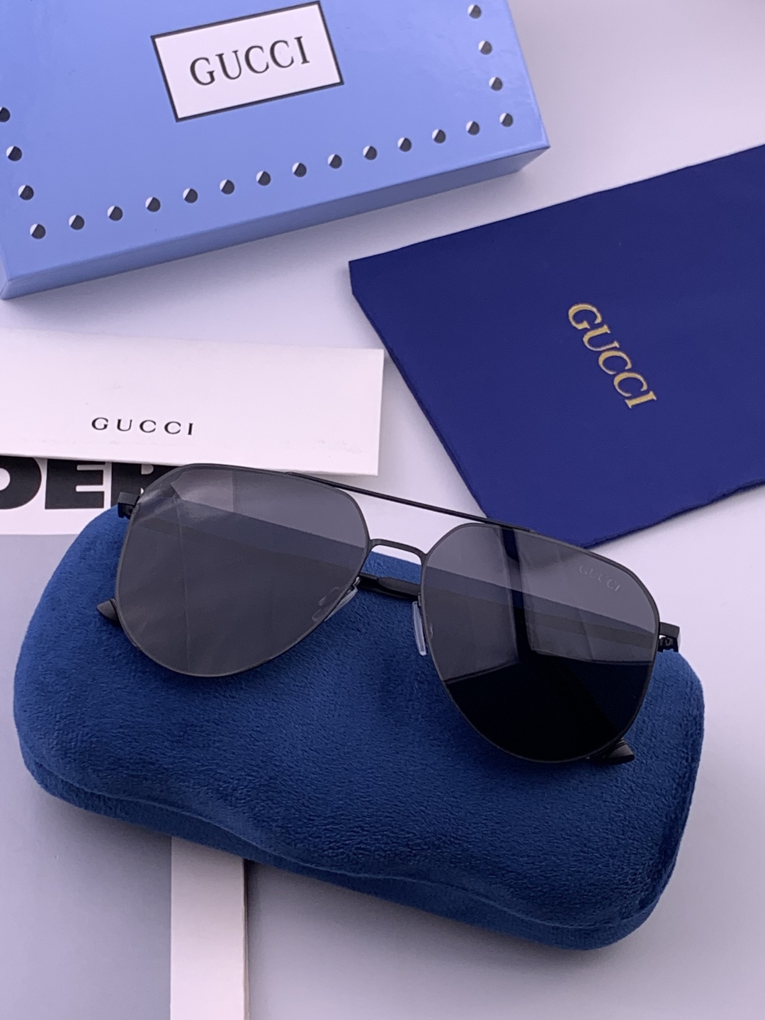 GUCCI 男款炫彩飞行员偏光太阳镜 ❤️材质：高清尼龙加厚卡槽高清偏光镜片 🌹无边框镜架💕颜👍型号：G31809