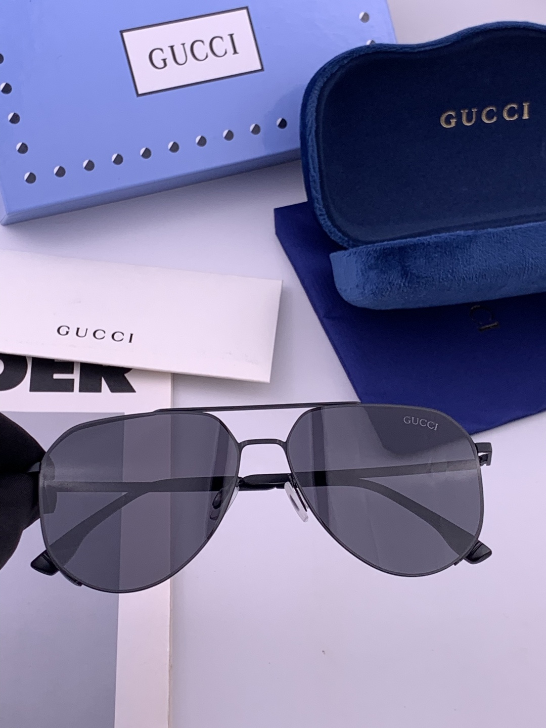 GUCCI 男款炫彩飞行员偏光太阳镜 ❤️材质：高清尼龙加厚卡槽高清偏光镜片 🌹无边框镜架💕颜👍型号：G31809