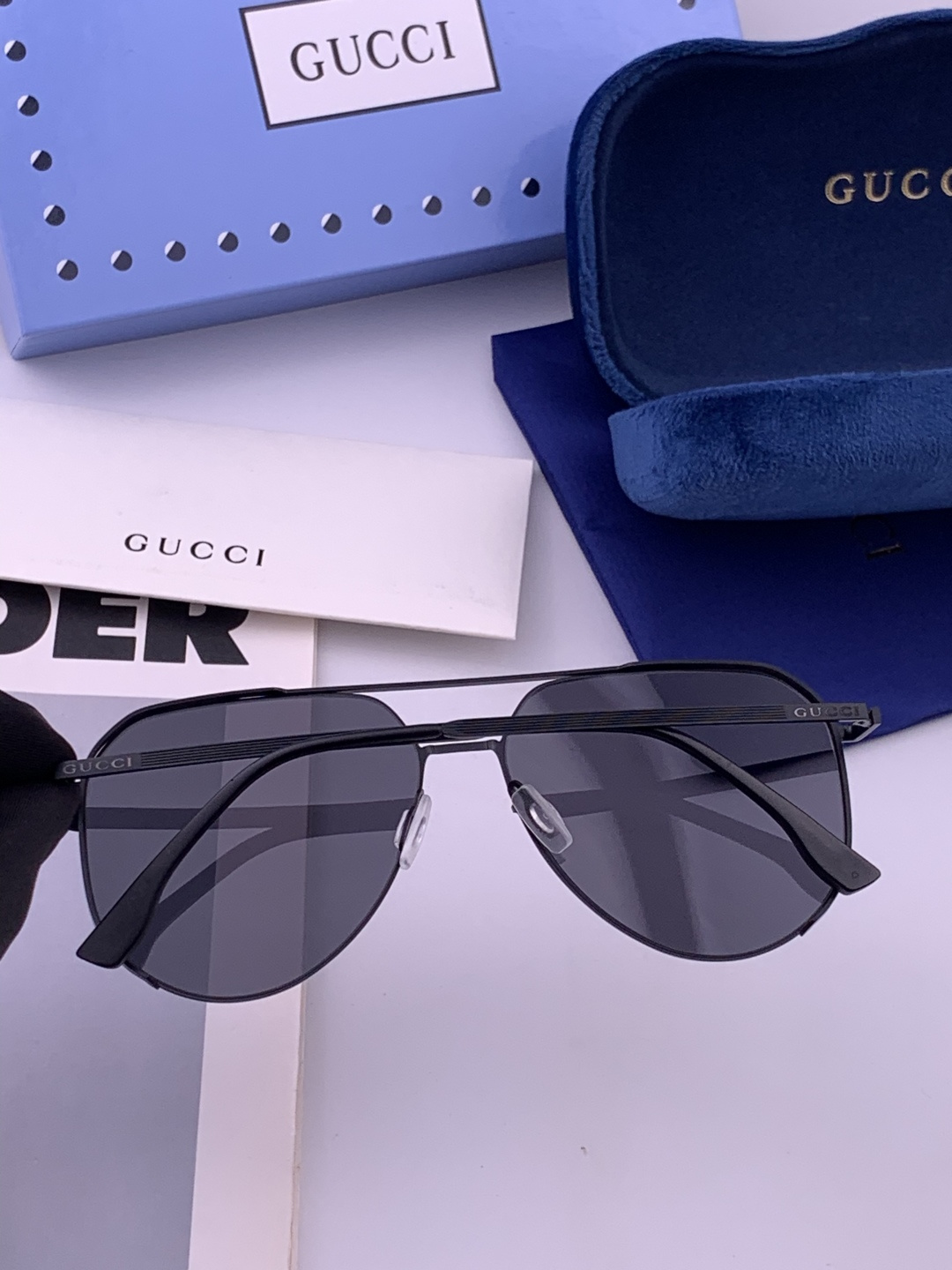 GUCCI 男款炫彩飞行员偏光太阳镜 ❤️材质：高清尼龙加厚卡槽高清偏光镜片 🌹无边框镜架💕颜👍型号：G31809
