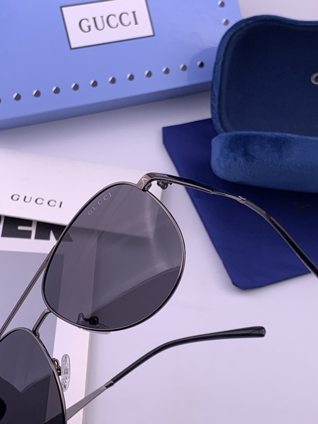 Gucci 。  高品质男女款墨镜   👍 进口宝丽来偏光镜片  。蛤蟆镜 开车钓鱼都可 。百搭显瘦墨镜韩版男士飞行员大