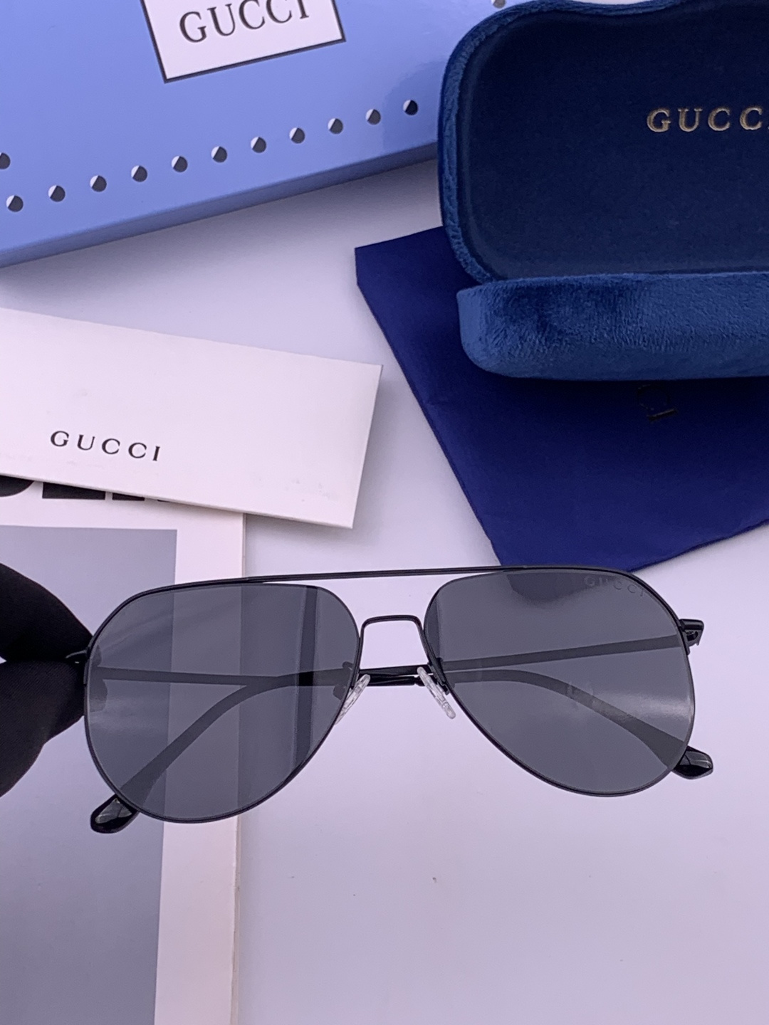 GUCCI 男款炫彩飞行员偏光太阳镜 ❤️材质：高清尼龙加厚卡槽高清偏光镜片 🌹无边框镜架💕颜👍型号：G1702