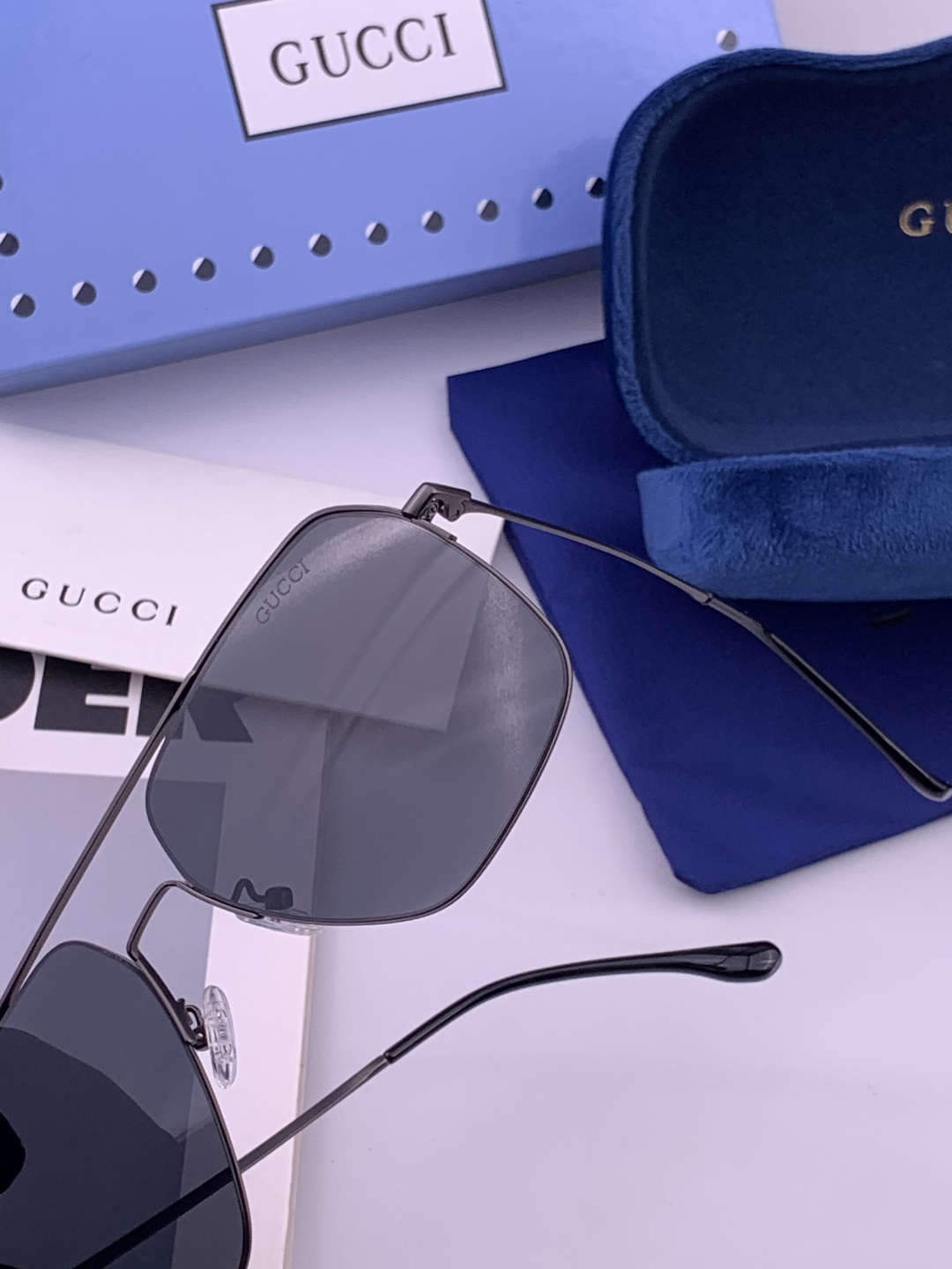 GUCCI 男款炫彩飞行员偏光太阳镜 ❤️材质：高清尼龙加厚卡槽高清偏光镜片 🌹无边框镜架💕颜👍型号：G0702