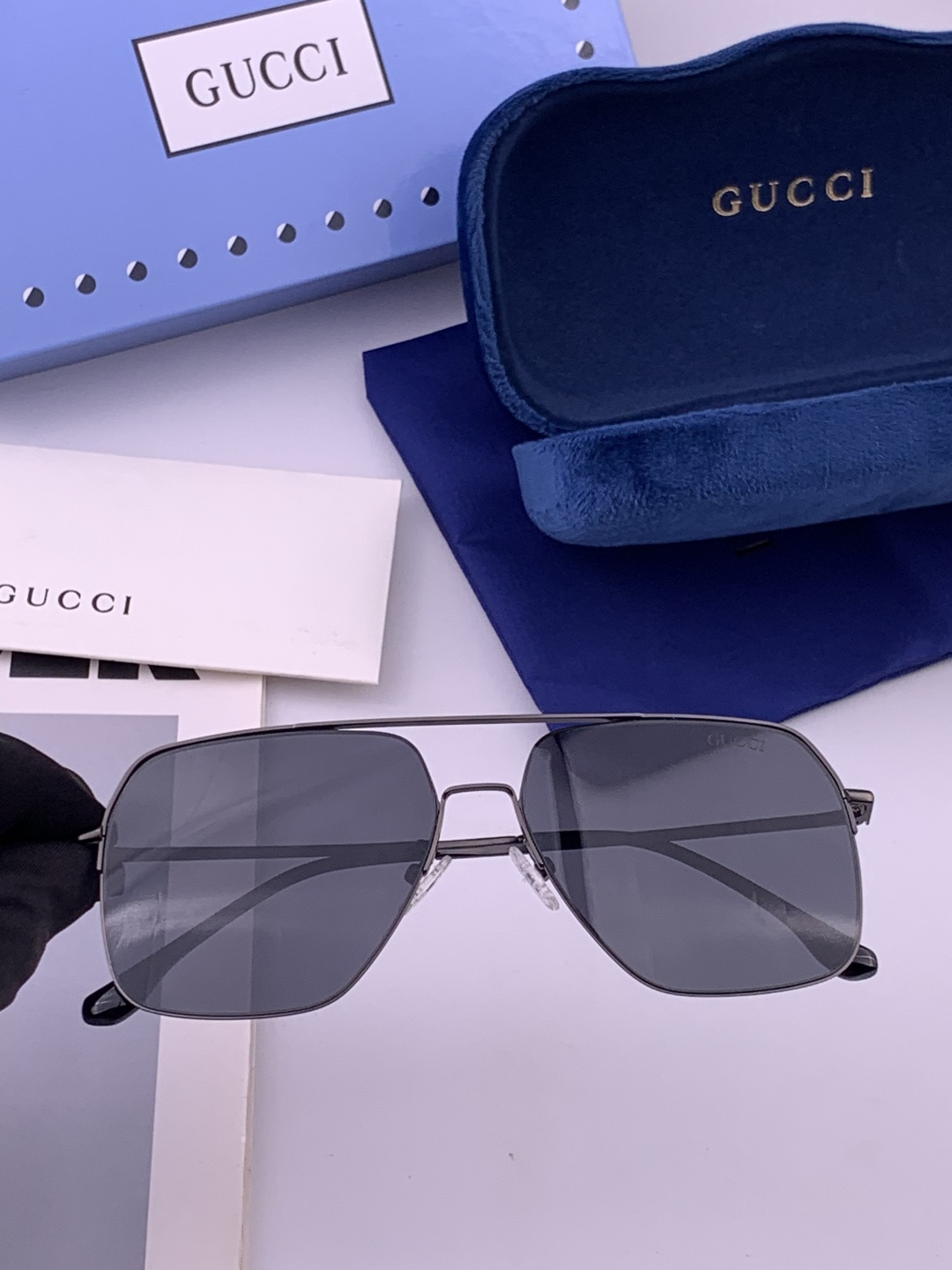 GUCCI 男款炫彩飞行员偏光太阳镜 ❤️材质：高清尼龙加厚卡槽高清偏光镜片 🌹无边框镜架💕颜👍型号：G0702
