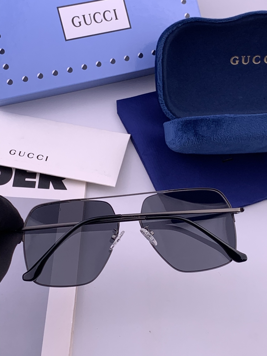 GUCCI 男款炫彩飞行员偏光太阳镜 ❤️材质：高清尼龙加厚卡槽高清偏光镜片 🌹无边框镜架💕颜👍型号：G0702