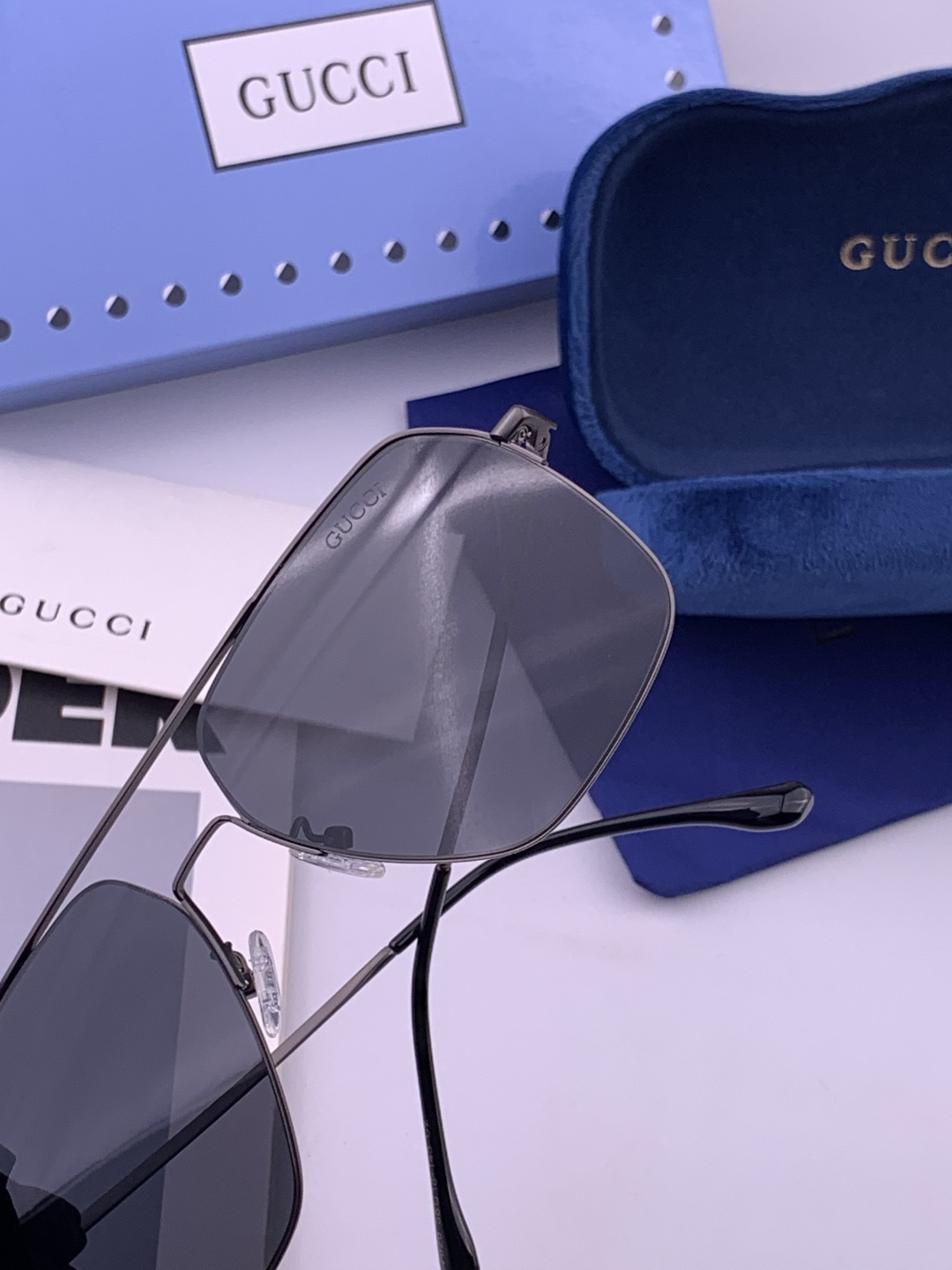 GUCCI 男款炫彩飞行员偏光太阳镜 ❤️材质：高清尼龙加厚卡槽高清偏光镜片 🌹无边框镜架💕颜👍型号：G0702